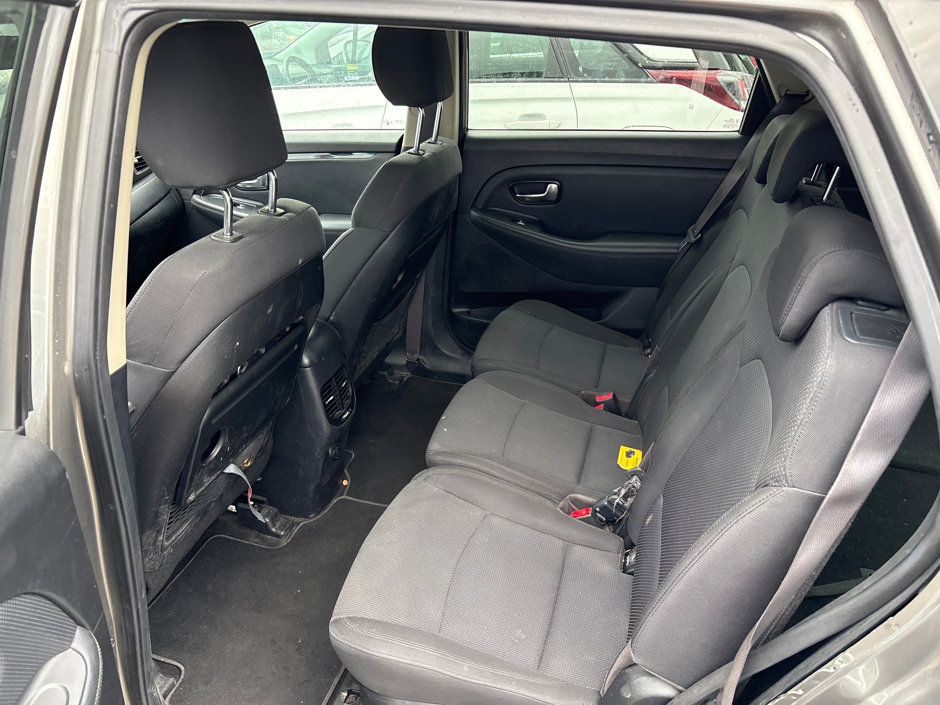 KIA Carens 1.6 GDI Trend-image-6