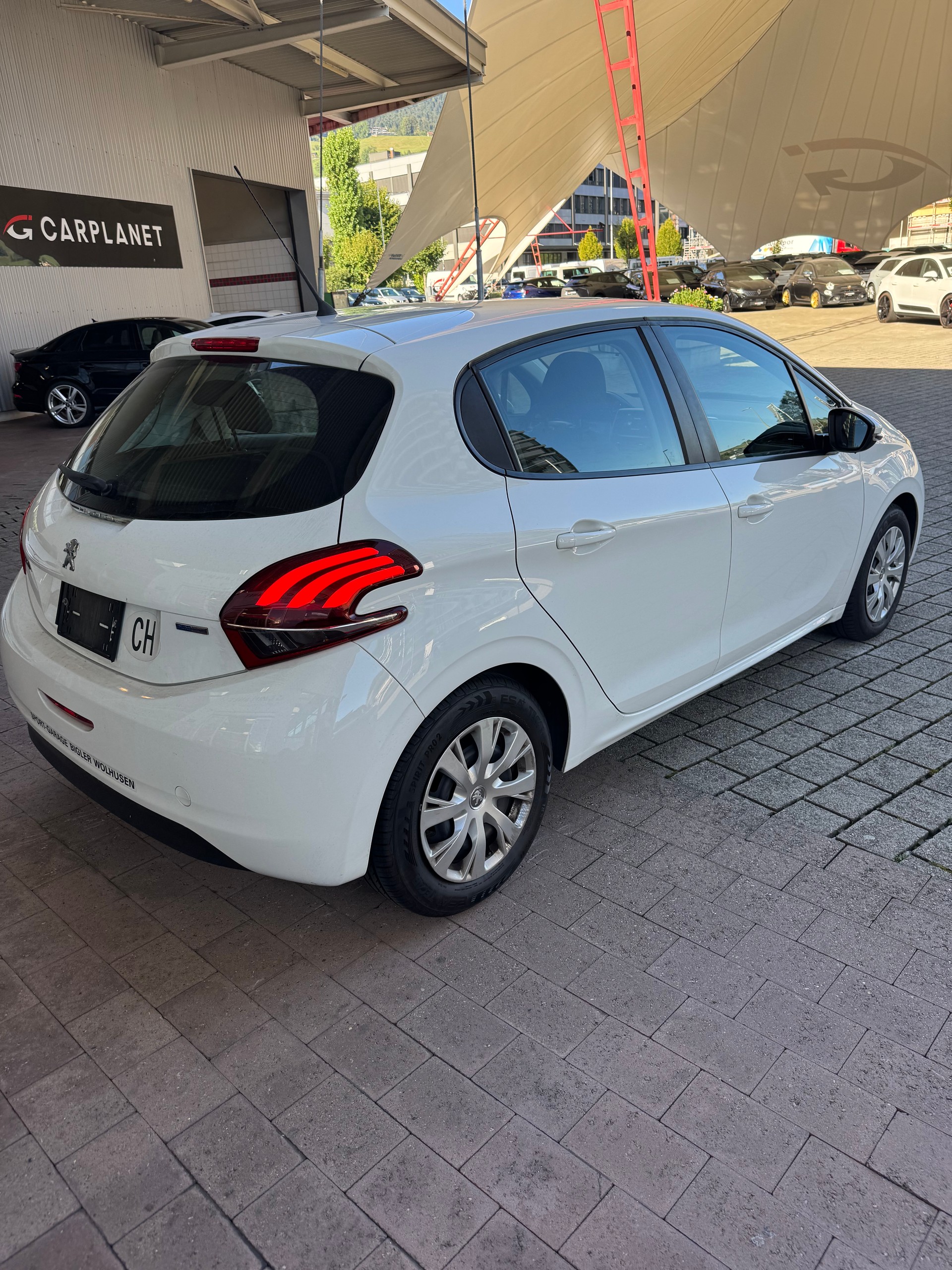 PEUGEOT 208 1.2 PureTech Access-image-3