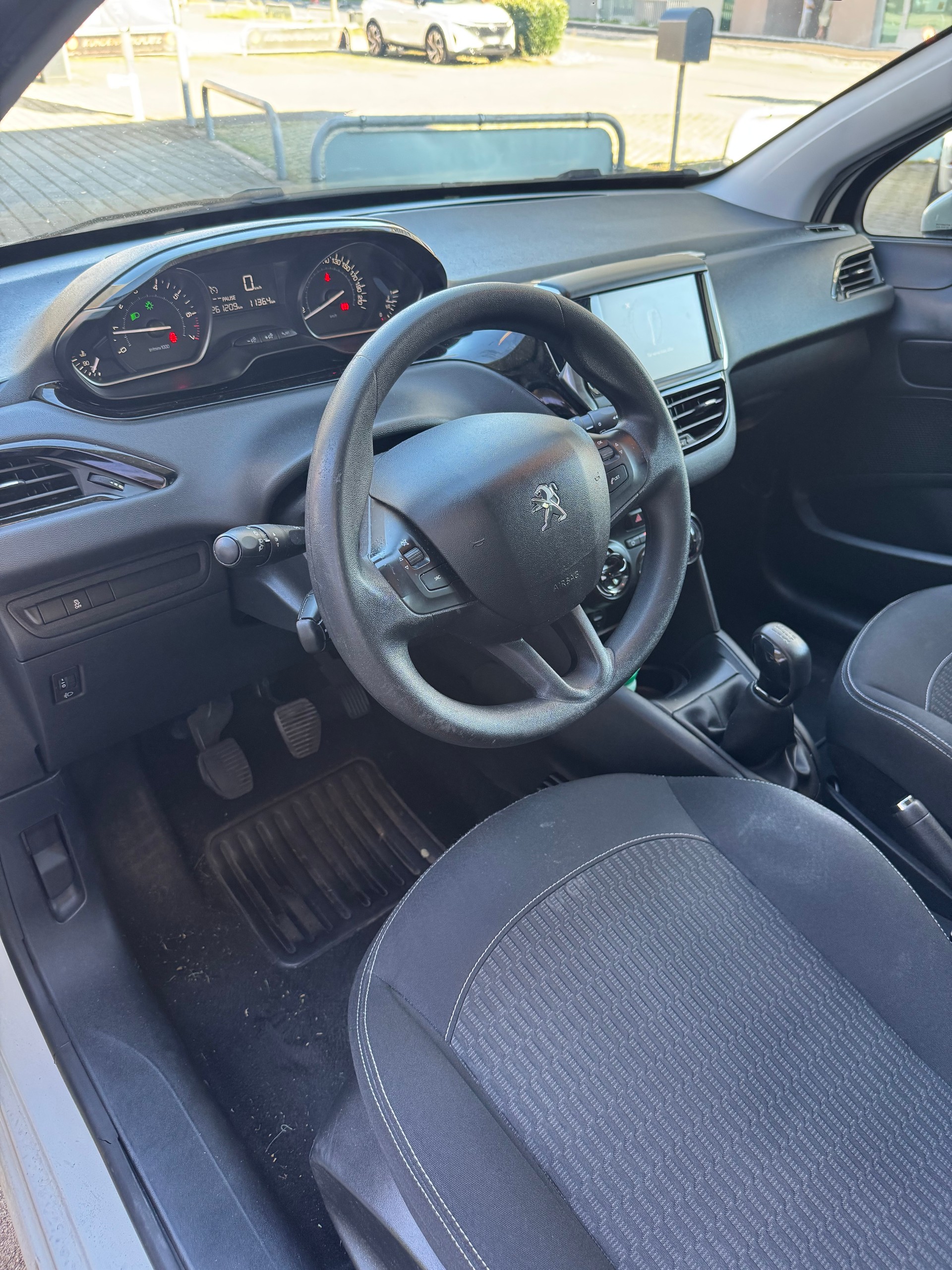 PEUGEOT 208 1.2 PureTech Access-image-6