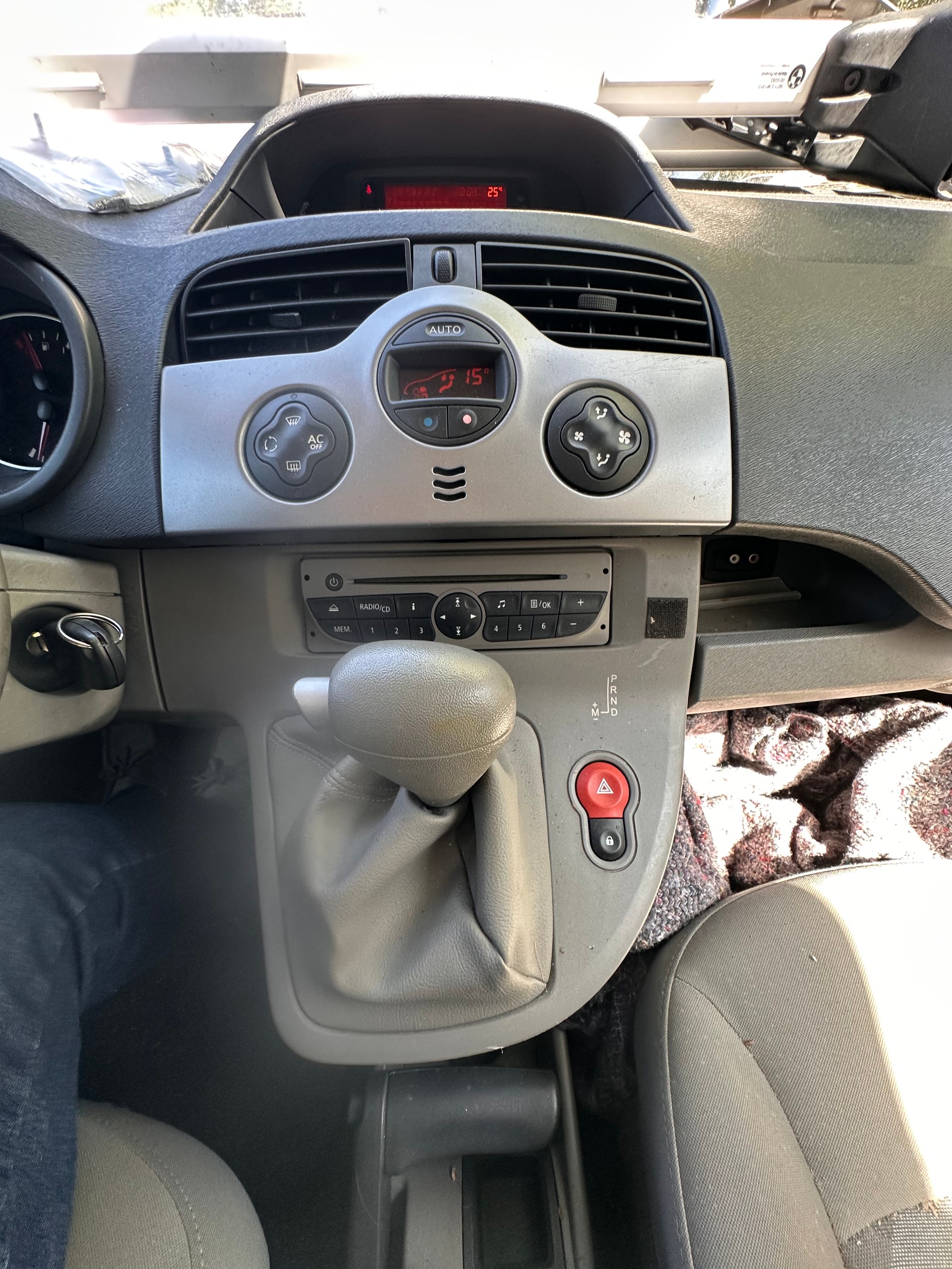 RENAULT KANGOO-image-6