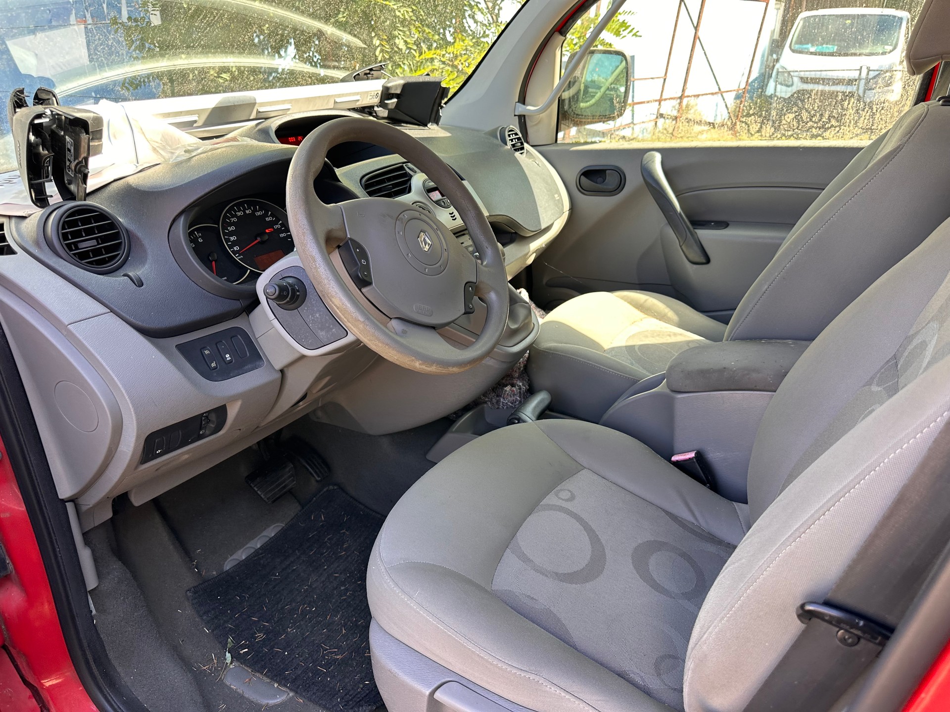 RENAULT KANGOO-image-5