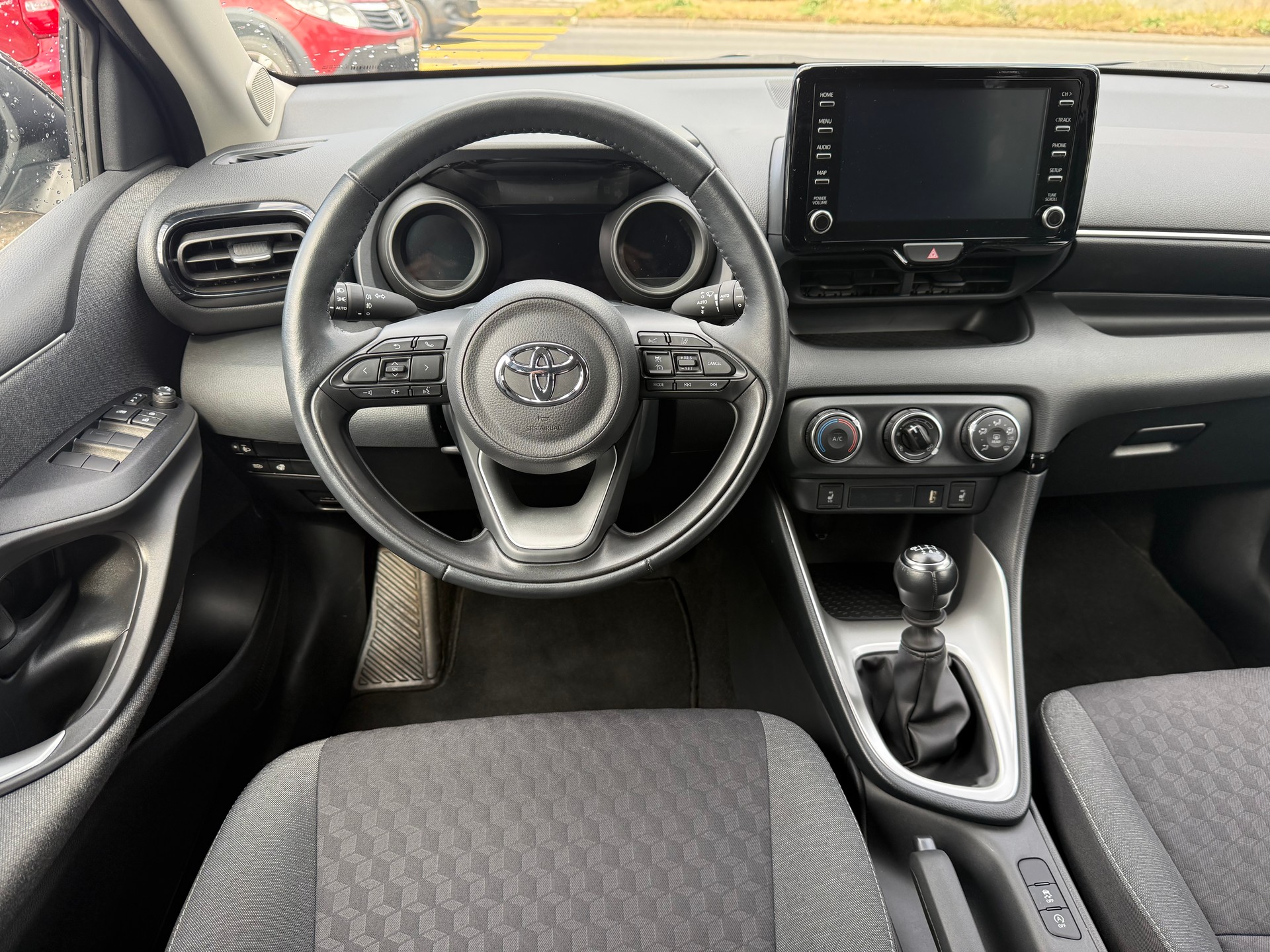 TOYOTA Yaris 1.5 Trend-image-11