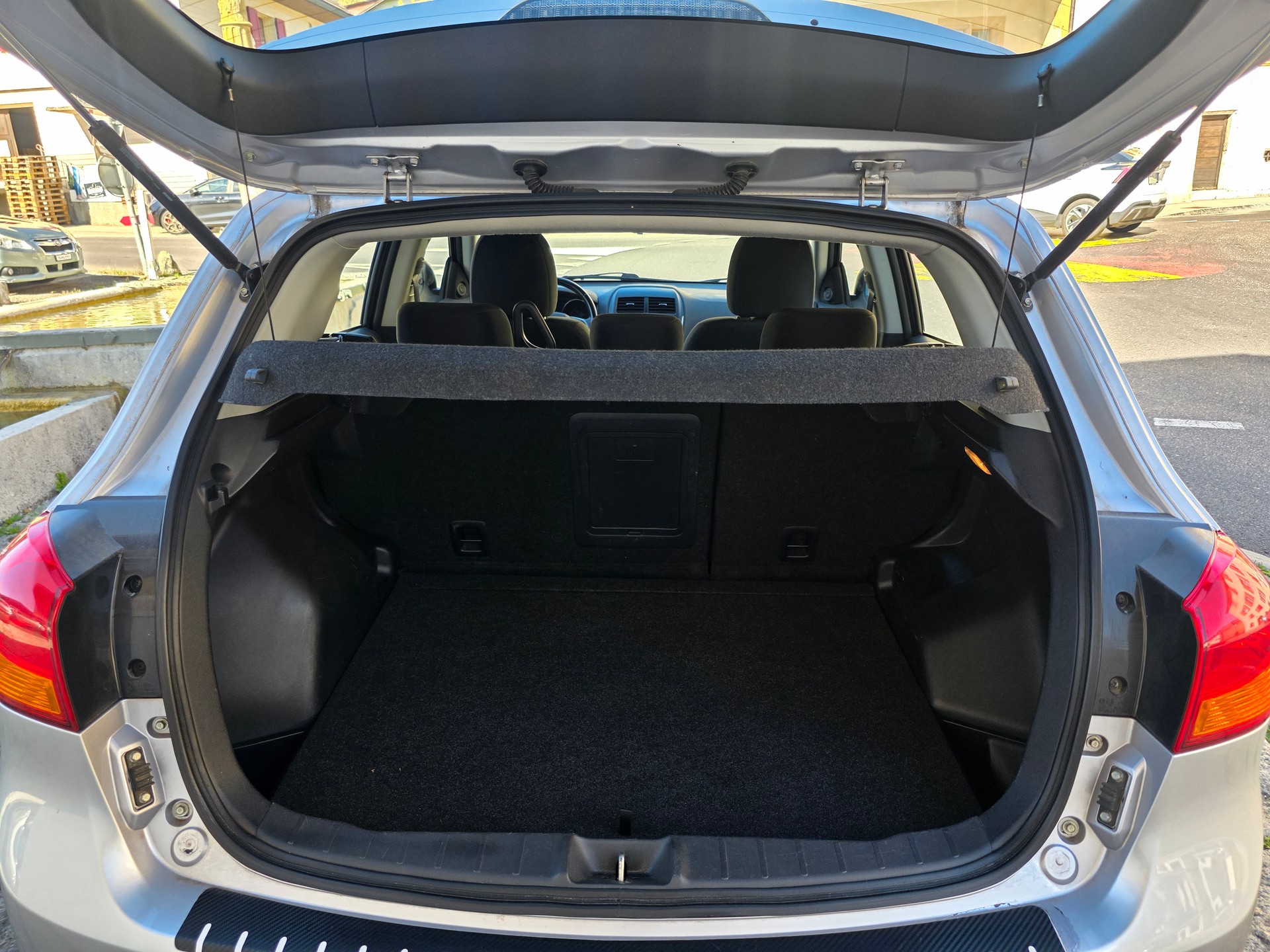 MITSUBISHI ASX 1.6 Invite 2WD-image-10