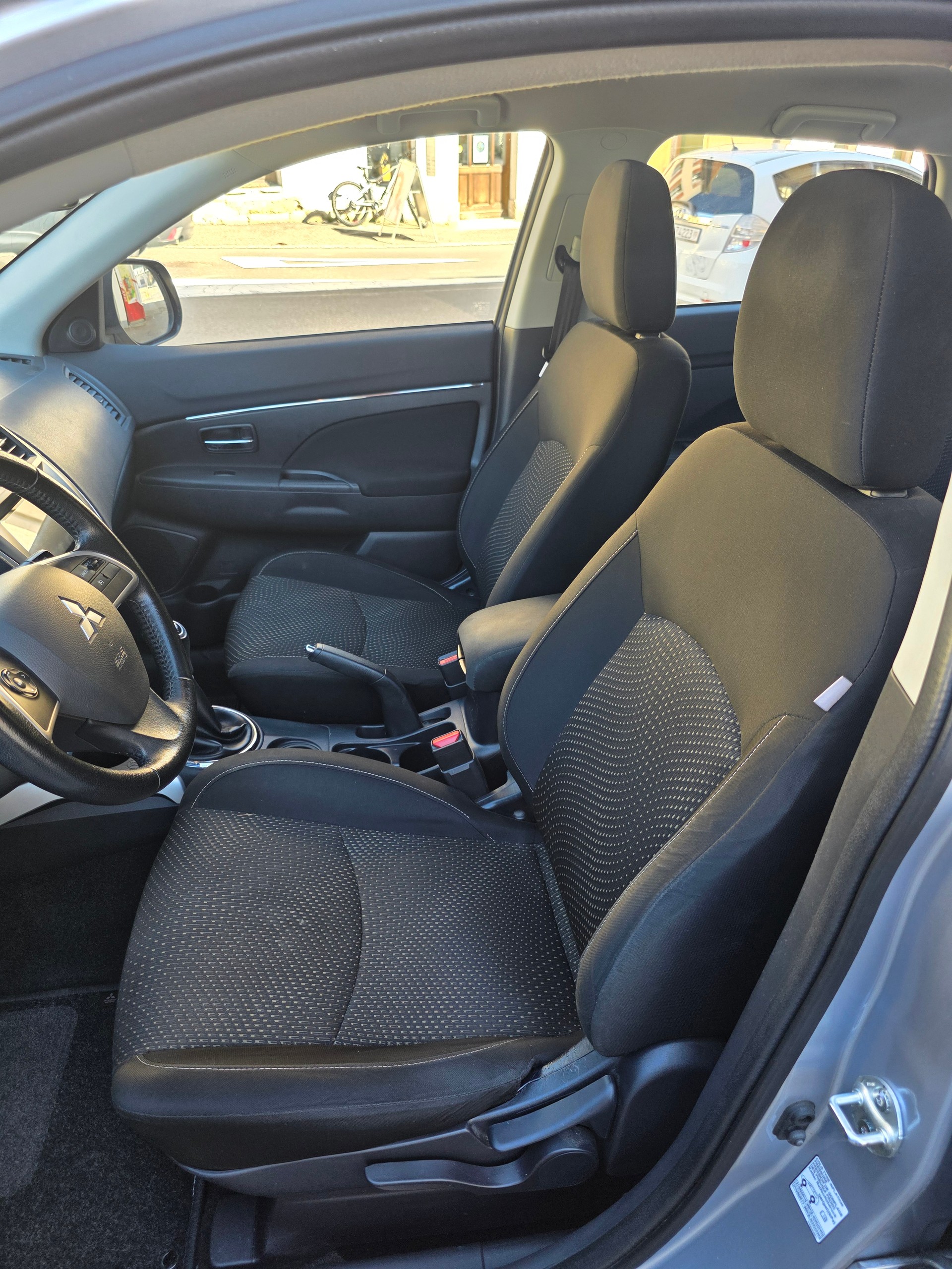MITSUBISHI ASX 1.6 Invite 2WD-image-8
