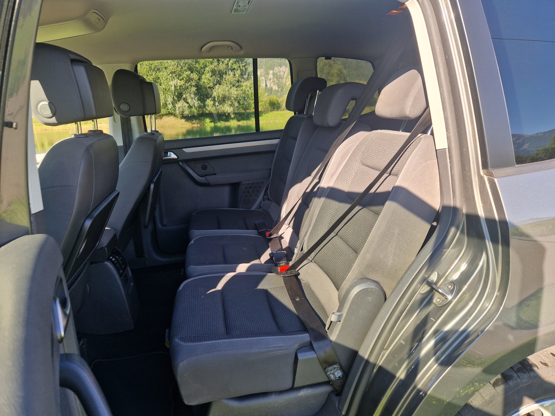 VW Touran 2.0 TDI BlueMotion Technology Cup-image-6