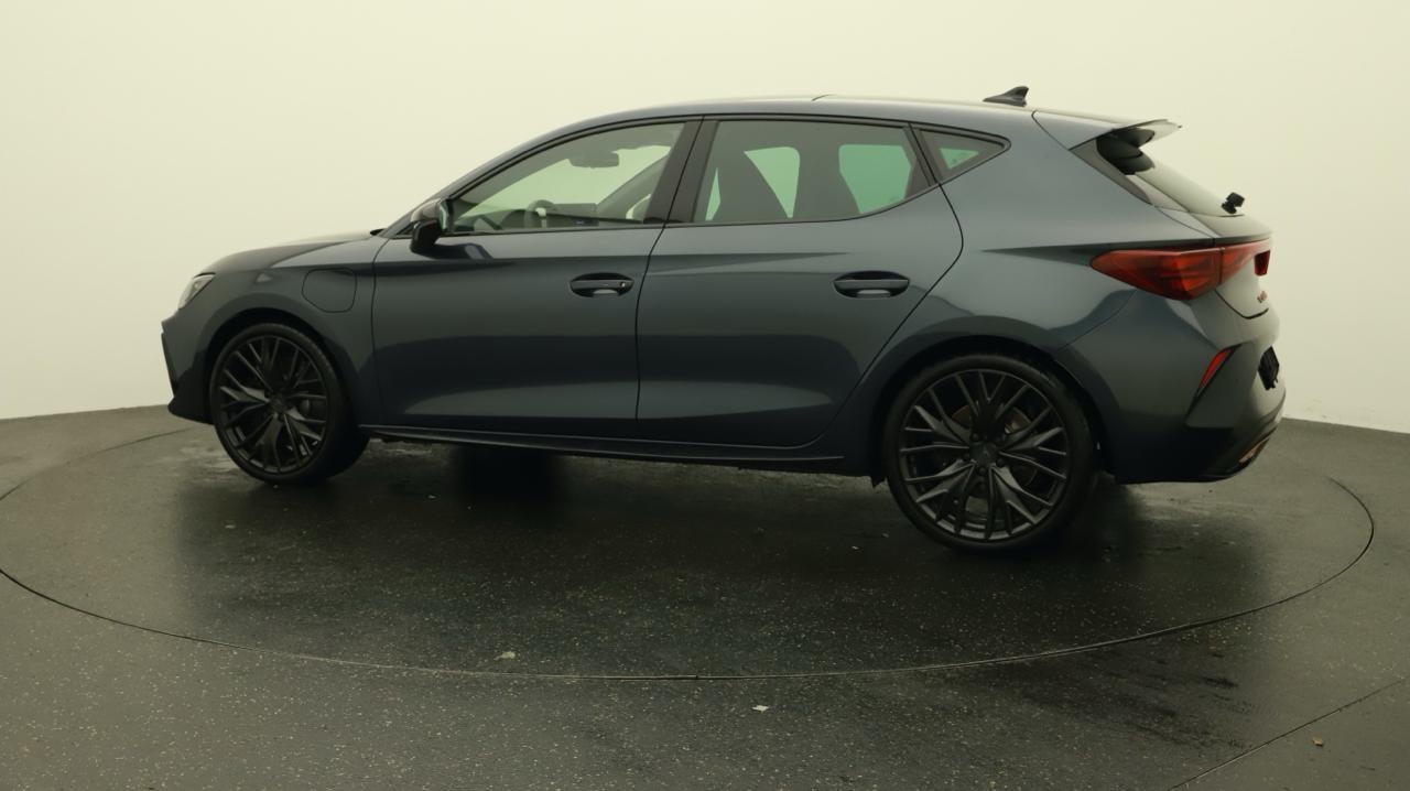CUPRA LEON 1.5 e-HYBRID pHEV VZ Black Edition-image-2