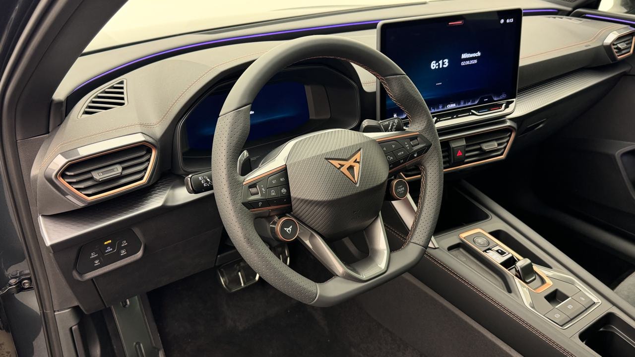 CUPRA LEON 1.5 e-HYBRID pHEV VZ Black Edition-image-6