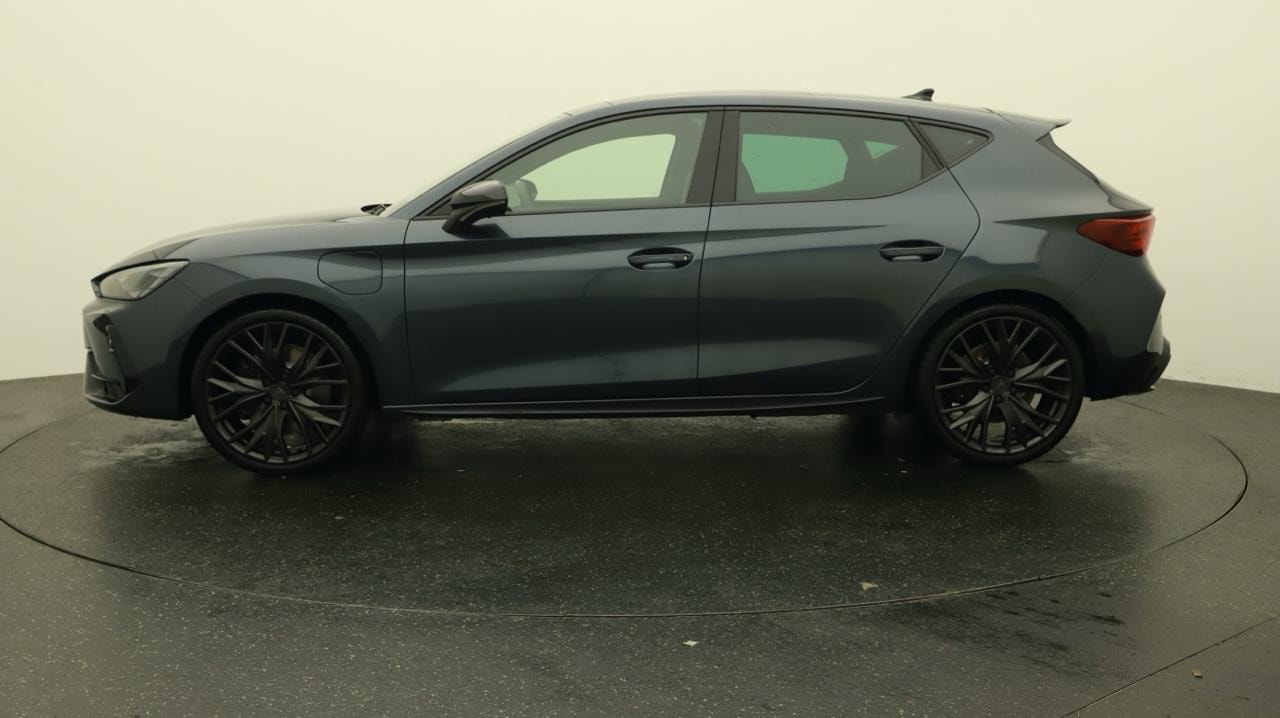 CUPRA LEON 1.5 e-HYBRID pHEV VZ Black Edition-image-1