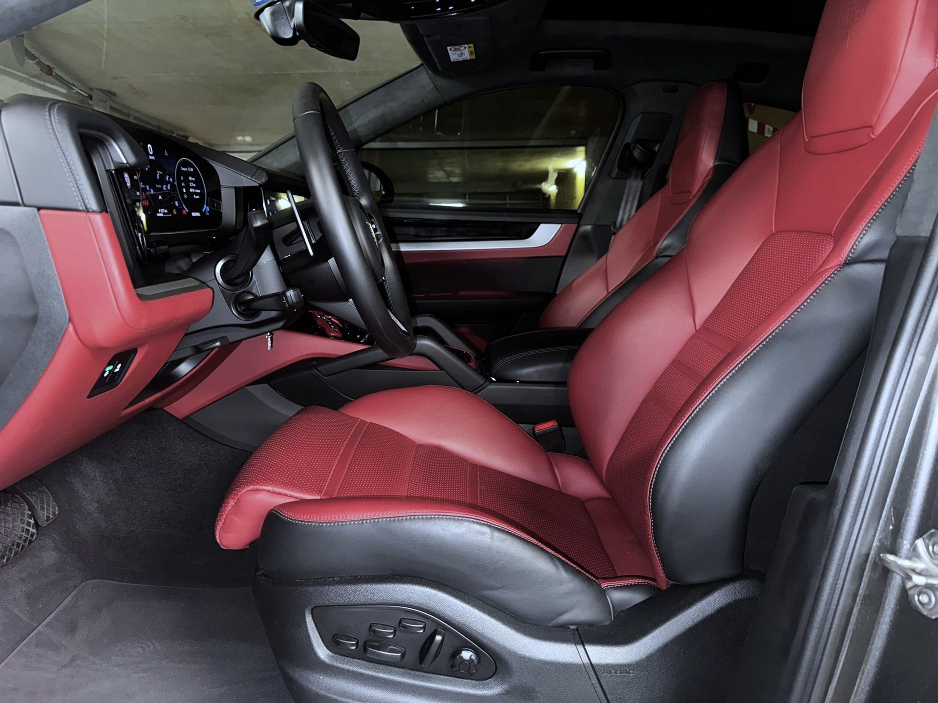 PORSCHE Cayenne Coupé Tiptronic-image-9