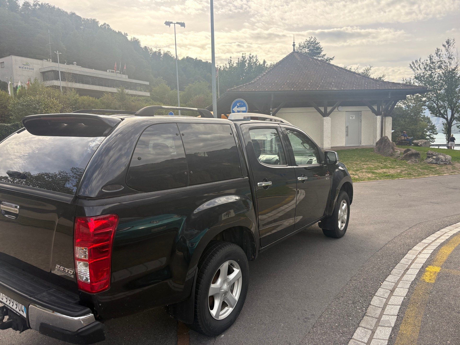 ISUZU D-MAX 2.5 Crew Cab Solar 4x4-image-9
