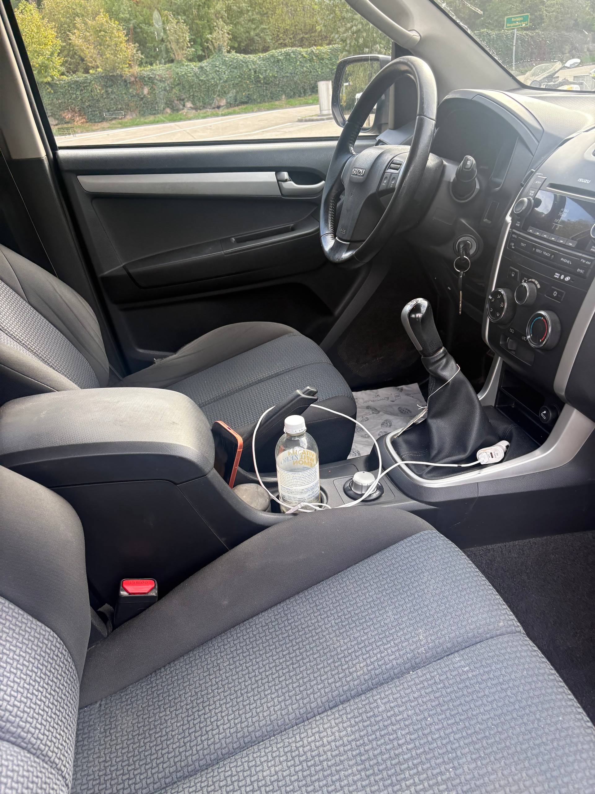 ISUZU D-MAX 2.5 Crew Cab Solar 4x4-image-10