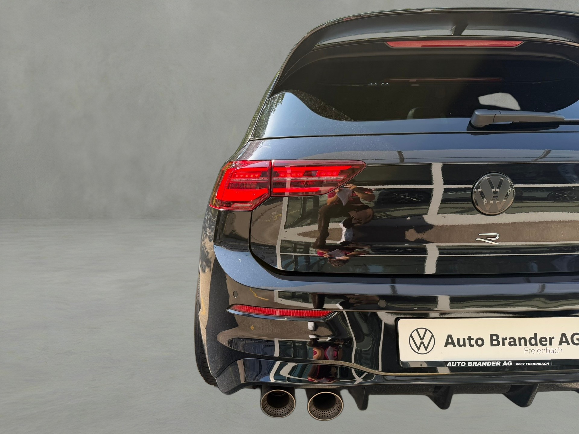 VW Golf 2.0 TSI R DSG 4Motion R Performance-image-29