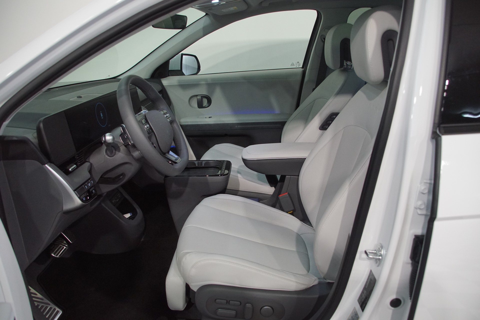HYUNDAI Ioniq 5 Vertex 84kWh 4WD +swiss+ New-MODELL-image-13