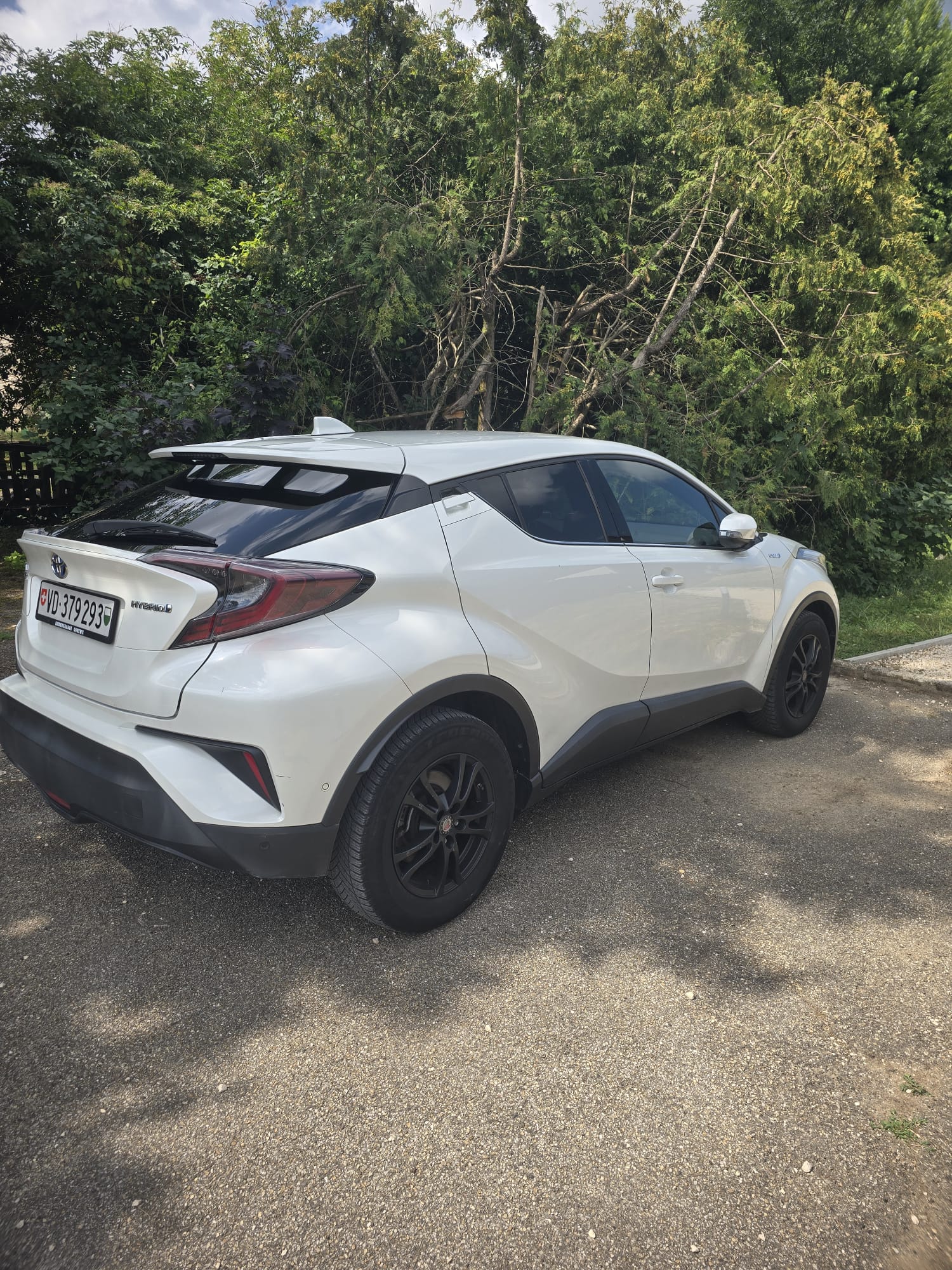 TOYOTA C-HR 1.8 HSD Limited CVT-image-4