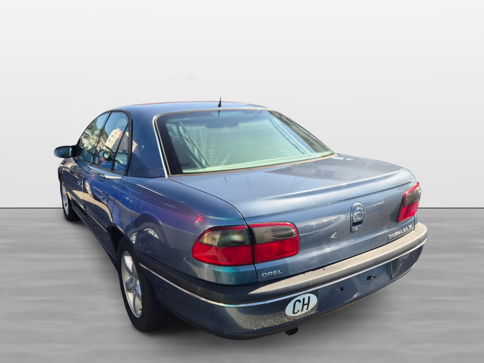 OPEL Omega 2.0i 16V CD-showroom-element-3
