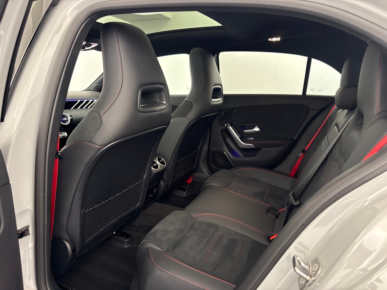 MERCEDES-BENZ A AMG 35 4Matic 8G-DCT ''CH-Auslieferung''-image-5