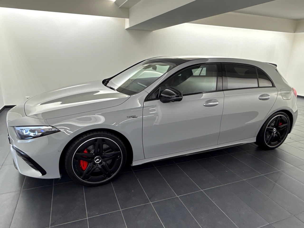 MERCEDES-BENZ A AMG 35 4Matic 8G-DCT ''CH-Auslieferung''-image-17