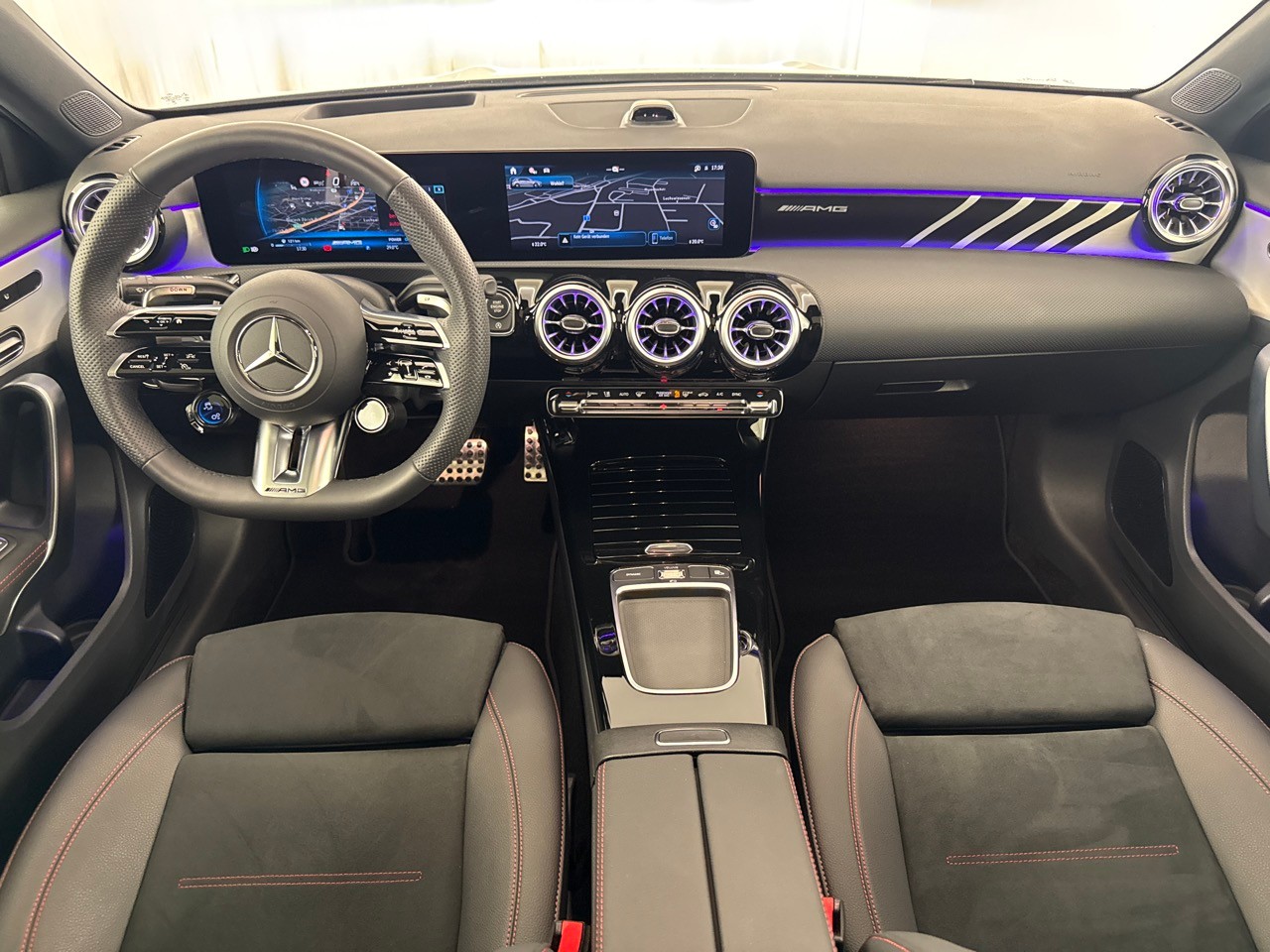 MERCEDES-BENZ A AMG 35 4Matic 8G-DCT ''CH-Auslieferung''-image-6