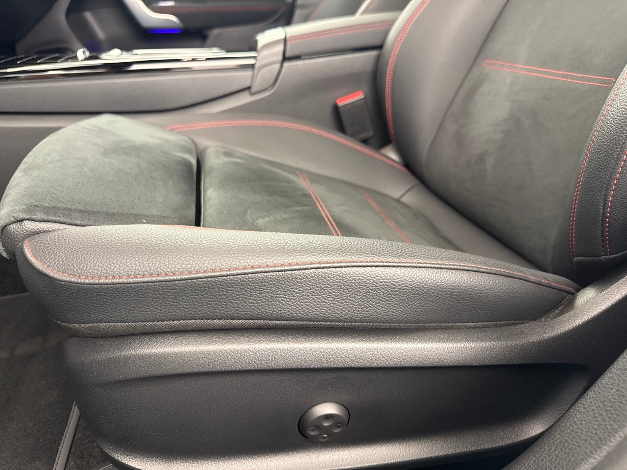 MERCEDES-BENZ A AMG 35 4Matic 8G-DCT ''CH-Auslieferung''-image-10