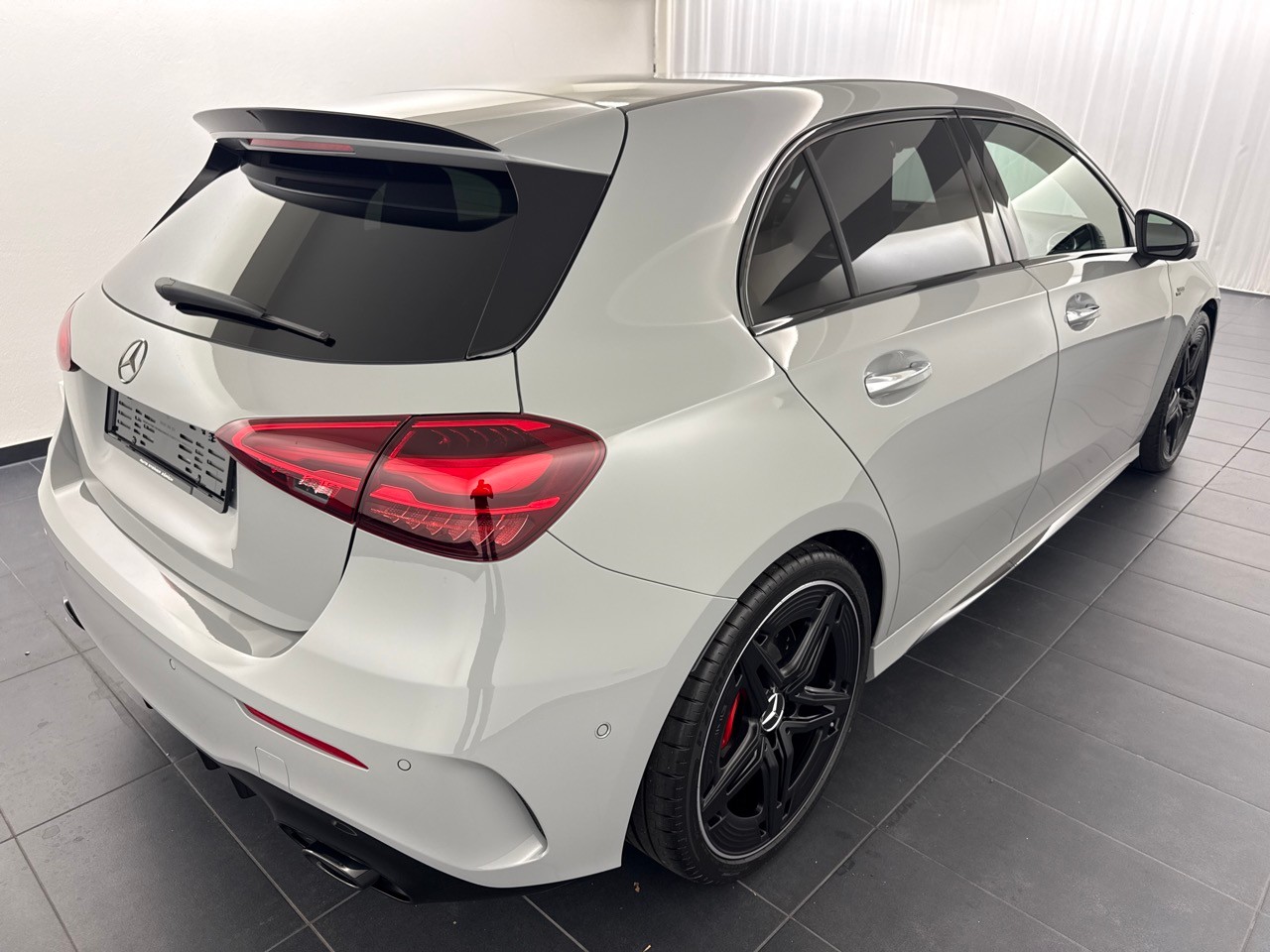 MERCEDES-BENZ A AMG 35 4Matic 8G-DCT ''CH-Auslieferung''-image-2