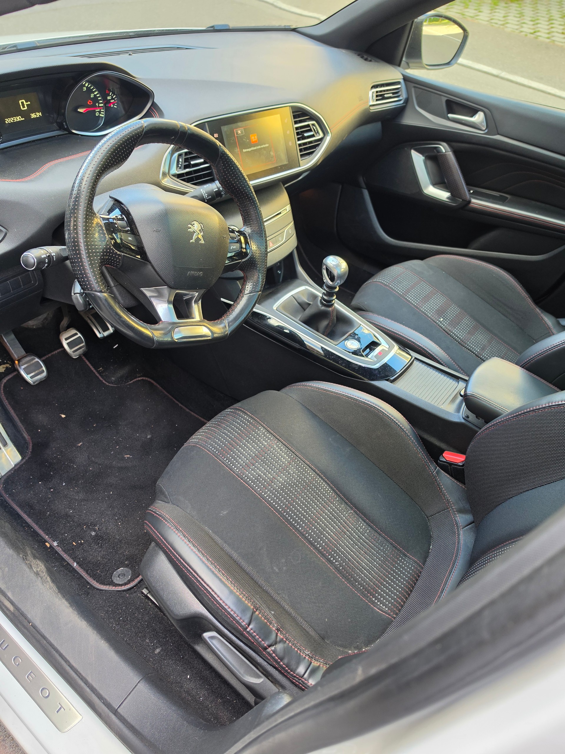 PEUGEOT 308 SW 1.2 THP Business-image-3