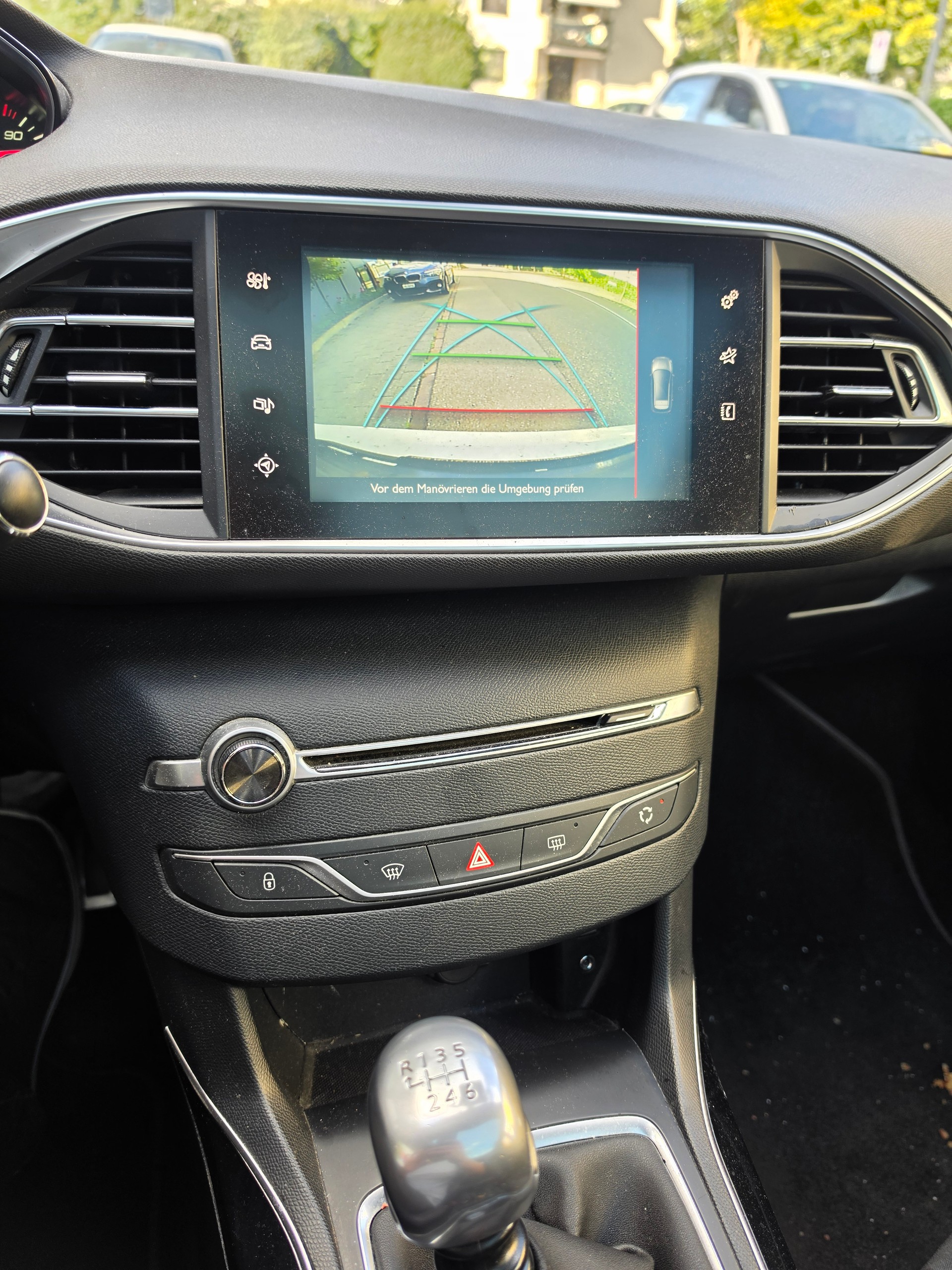 PEUGEOT 308 SW 1.2 THP Business-image-4