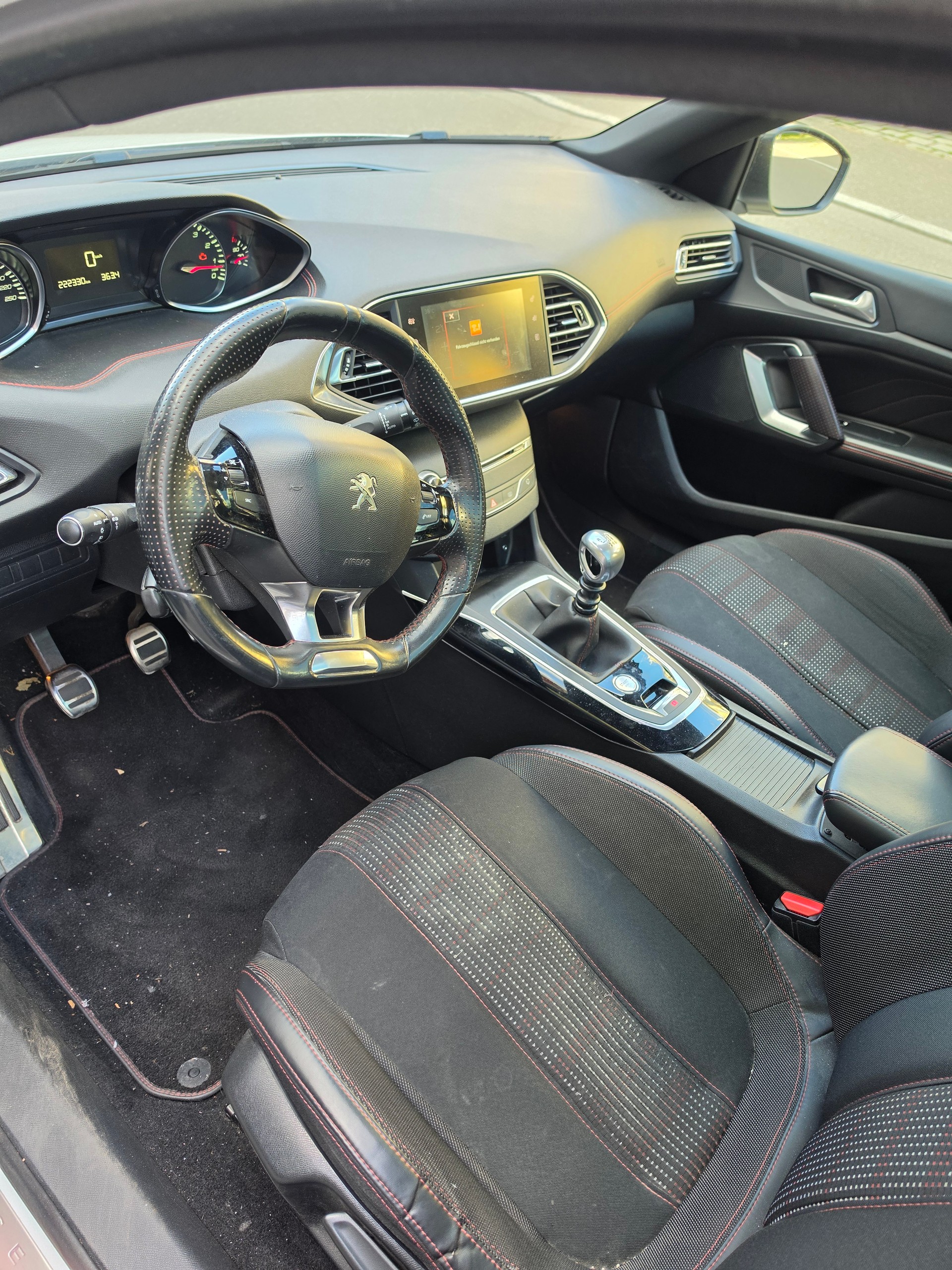 PEUGEOT 308 SW 1.2 THP Business-image-2