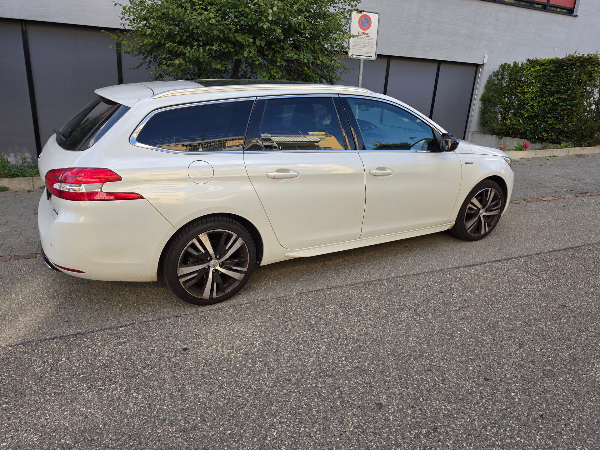 PEUGEOT 308 SW 1.2 THP Business-image-8
