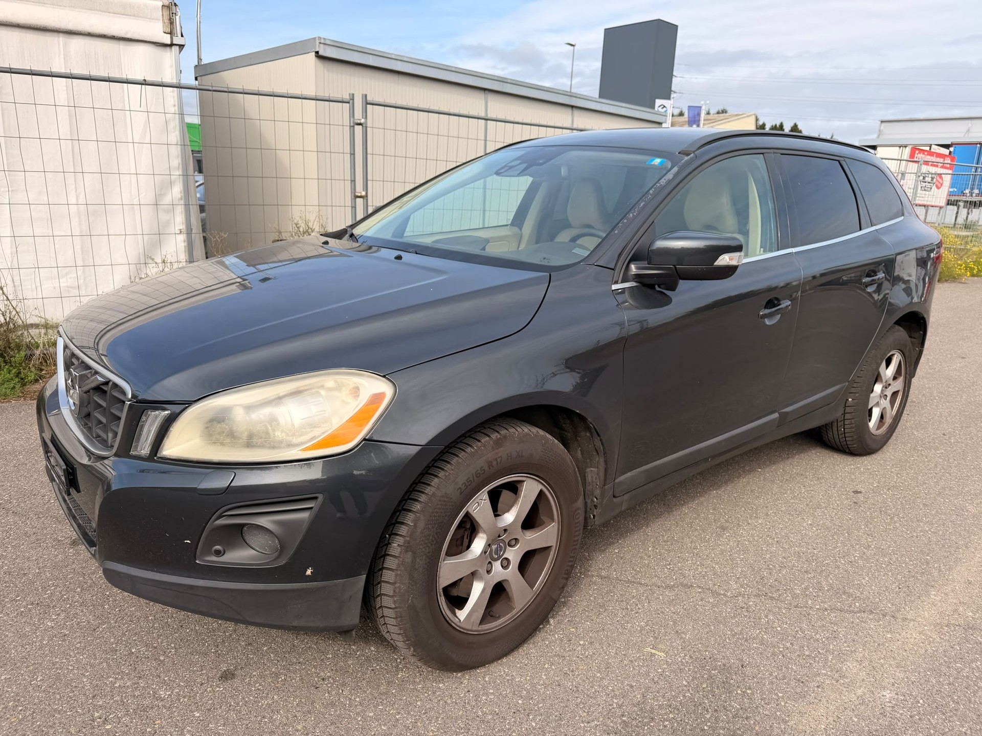 VOLVO XC60 D5 AWD Kinetic Geartronic-image-1