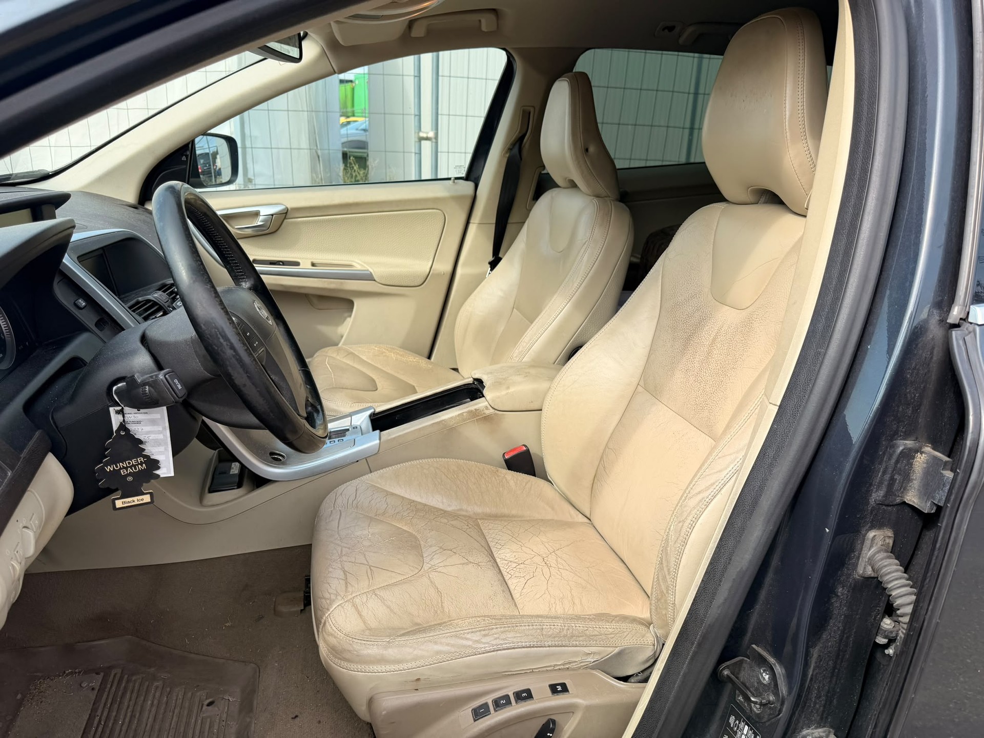 VOLVO XC60 D5 AWD Kinetic Geartronic-image-8