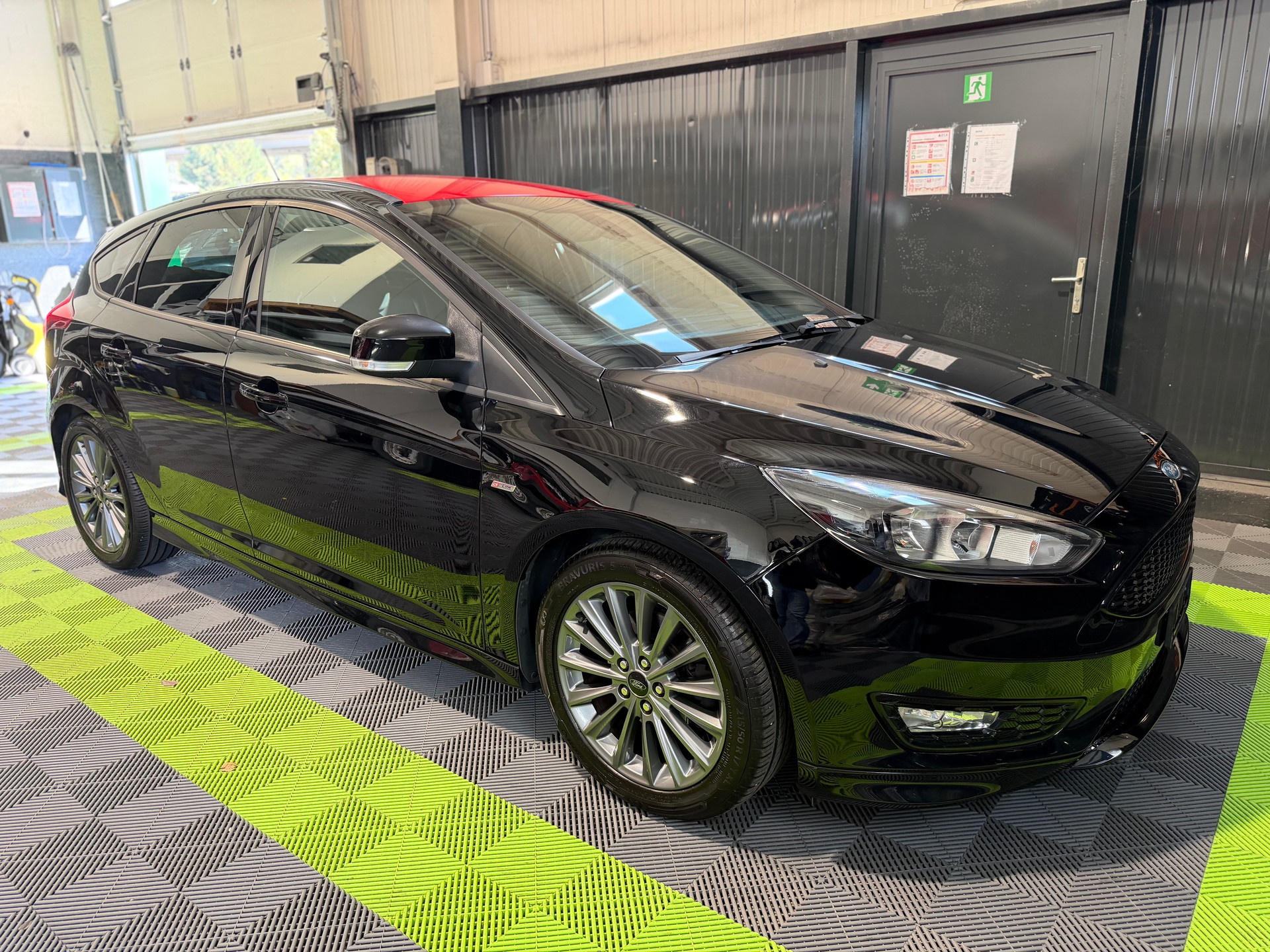 FORD Focus 1.5 SCTi ST Line-image-2