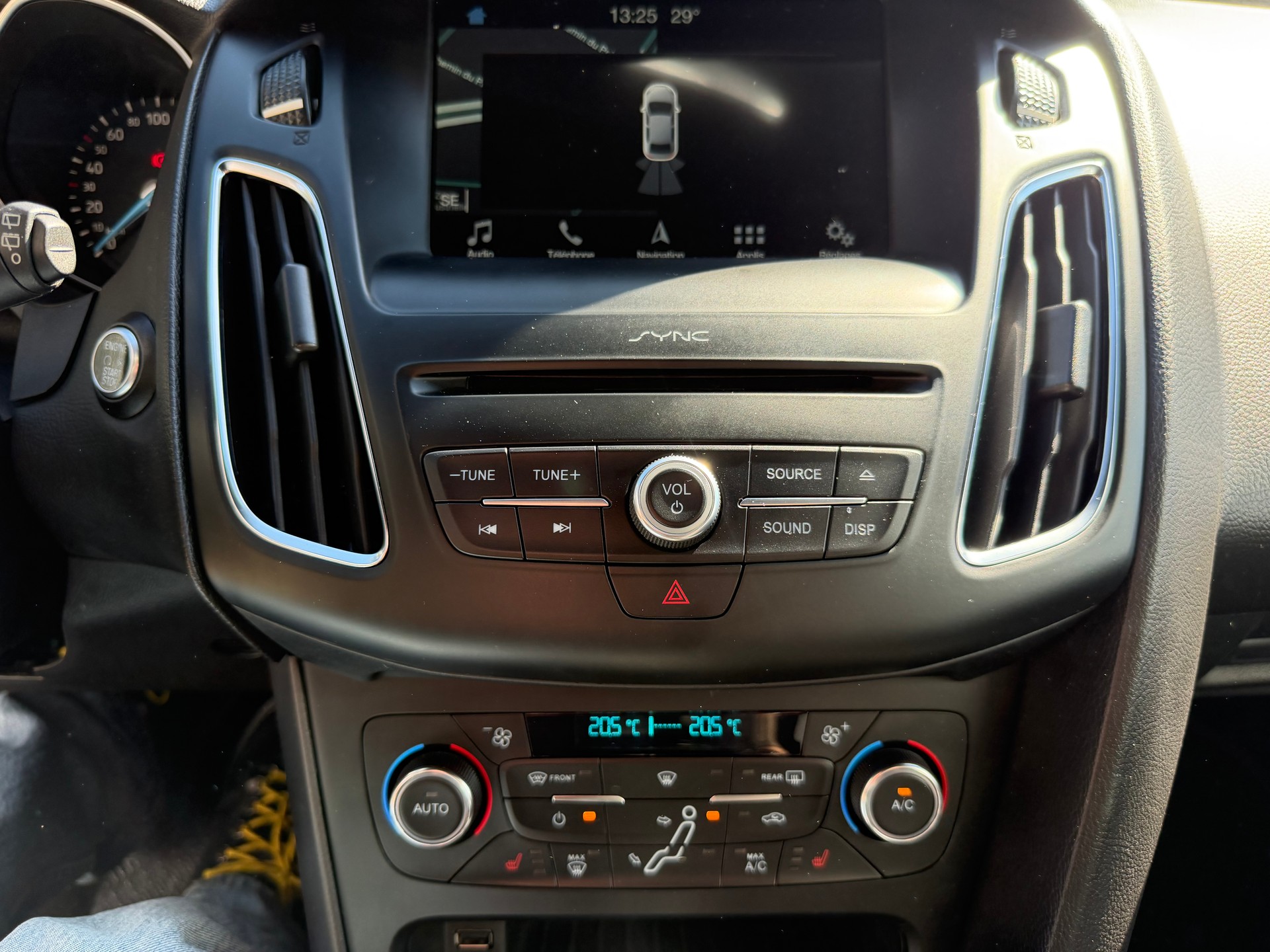 FORD Focus 1.5 SCTi ST Line-image-13