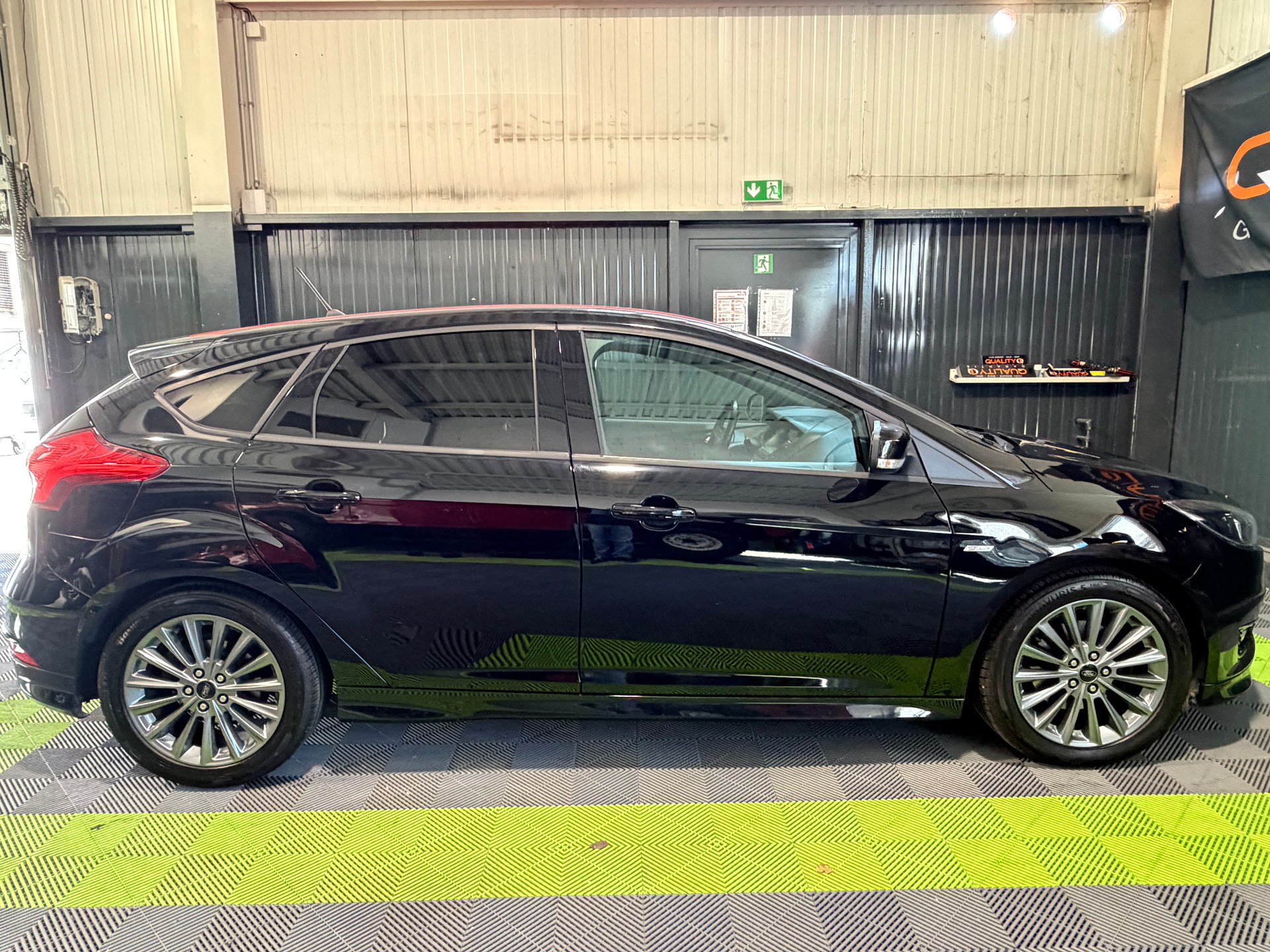 FORD Focus 1.5 SCTi ST Line-image-3