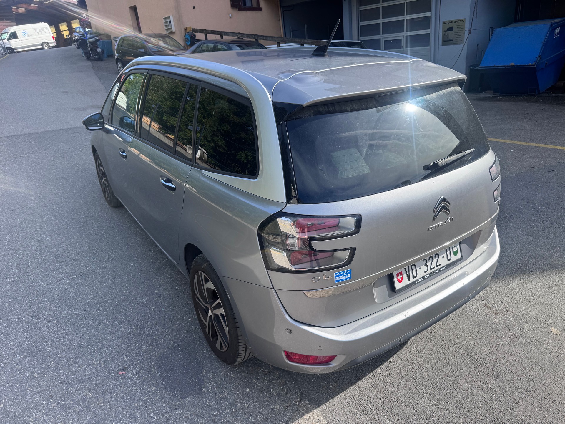 CITROEN Grand C4 Picasso 1.6 BlueHDi Shine EAT6-image-4