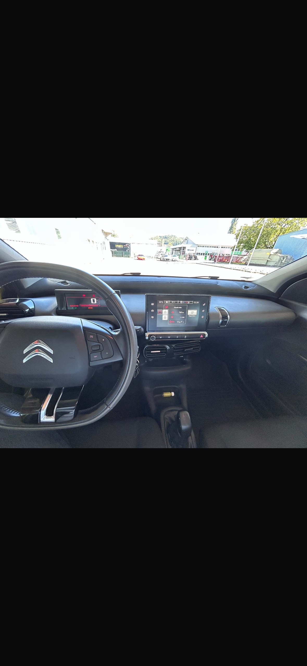 CITROEN C4 Cactus 1.2 e-THP Shine-image-8