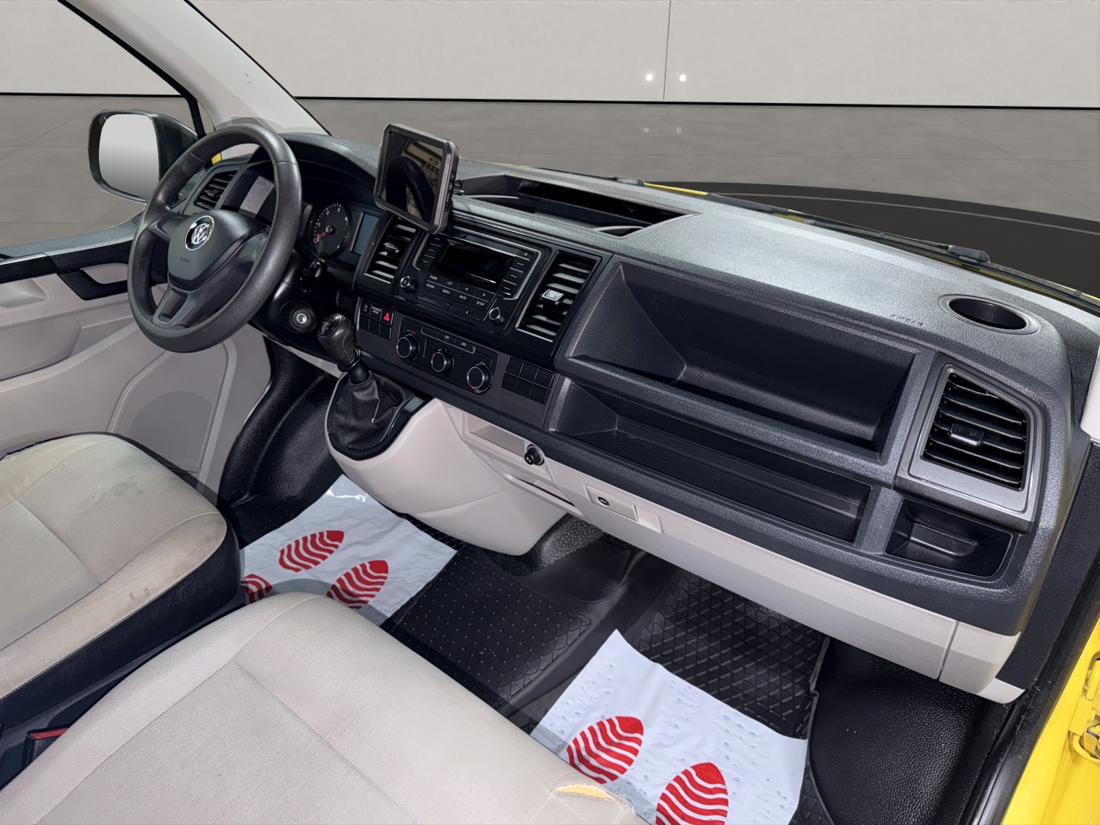 VW T6 2.0 TDI Lang Version-image-10