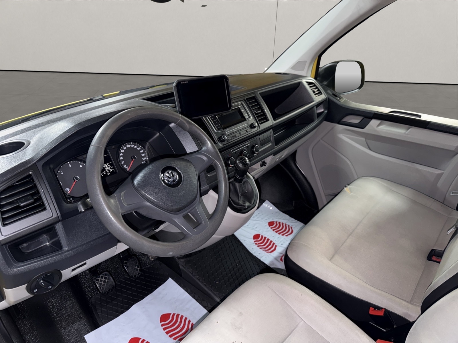 VW T6 2.0 TDI Lang Version-image-9