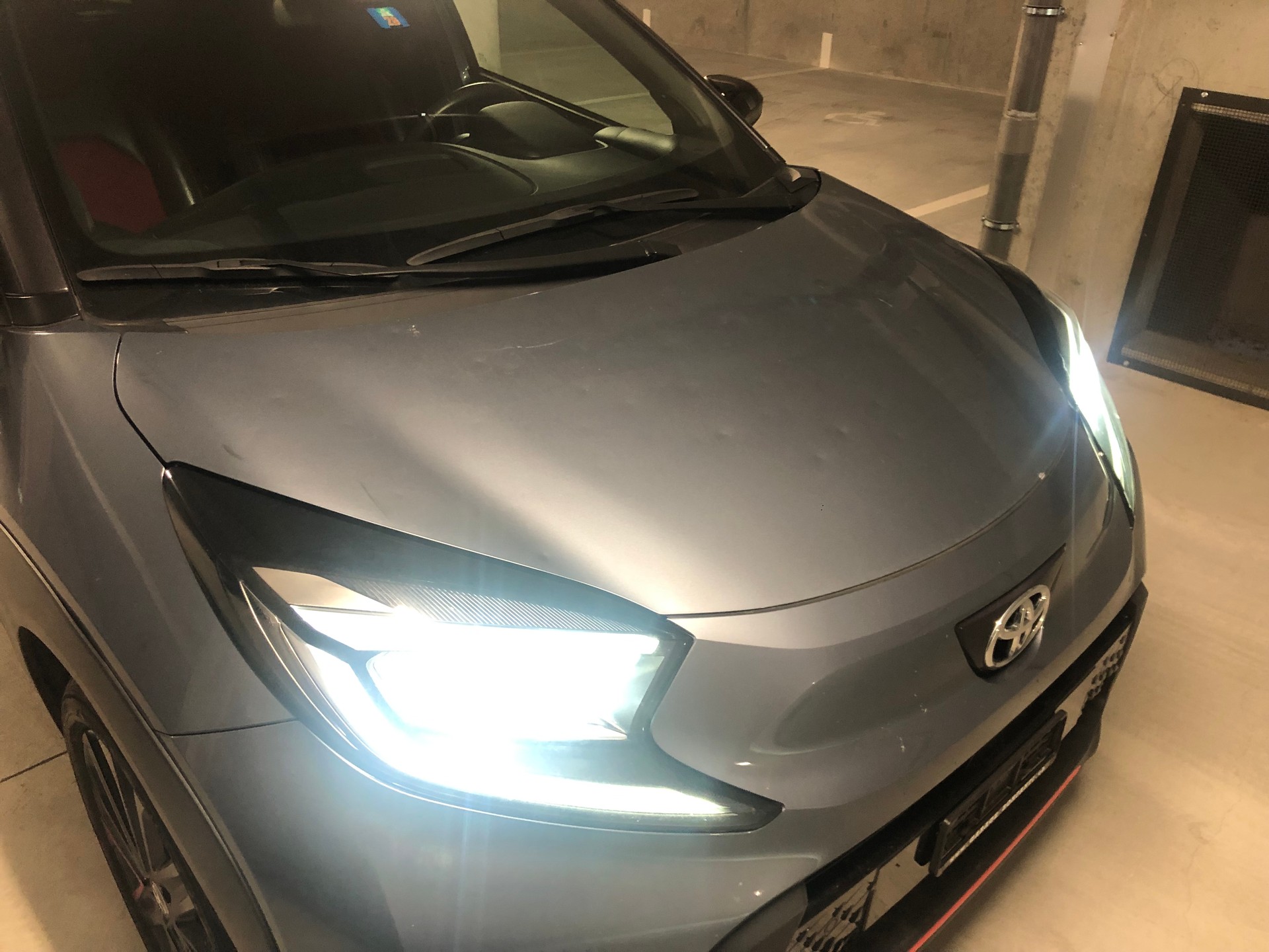 TOYOTA 1.0 VVT-i Undercover-image-2