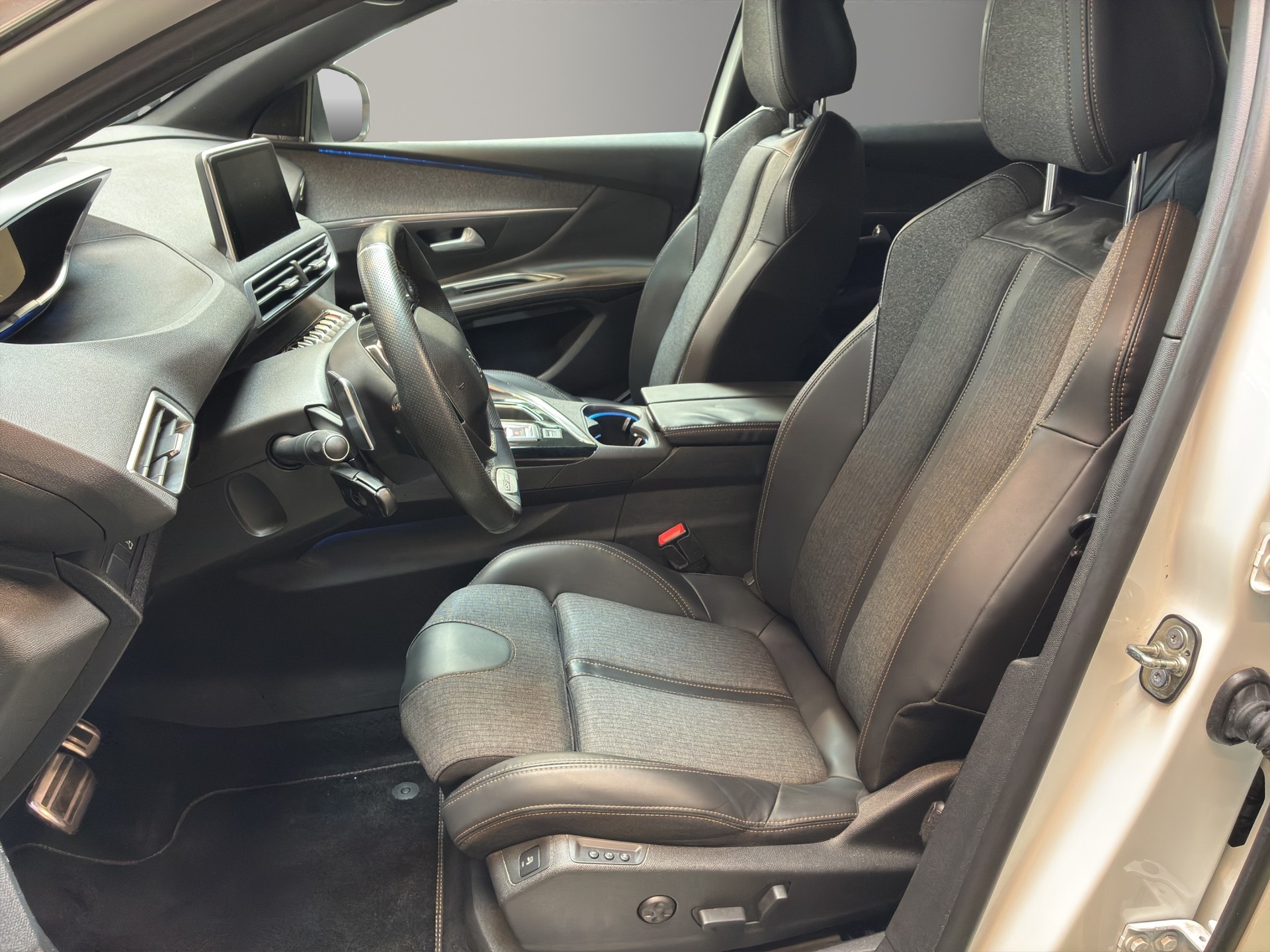 PEUGEOT 3008 1.6 BlueHDi GT Line EAT-image-8
