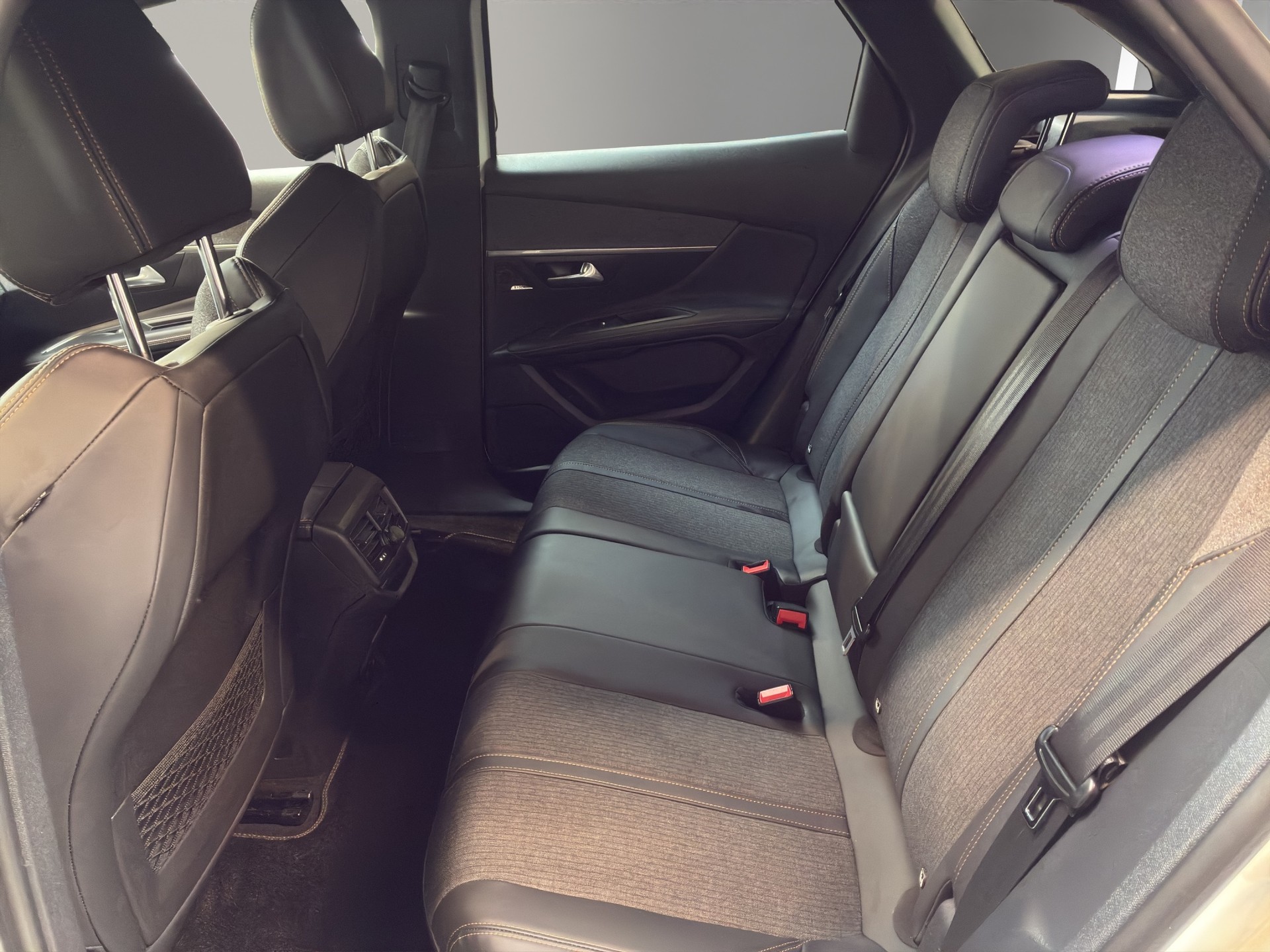 PEUGEOT 3008 1.6 BlueHDi GT Line EAT-image-11