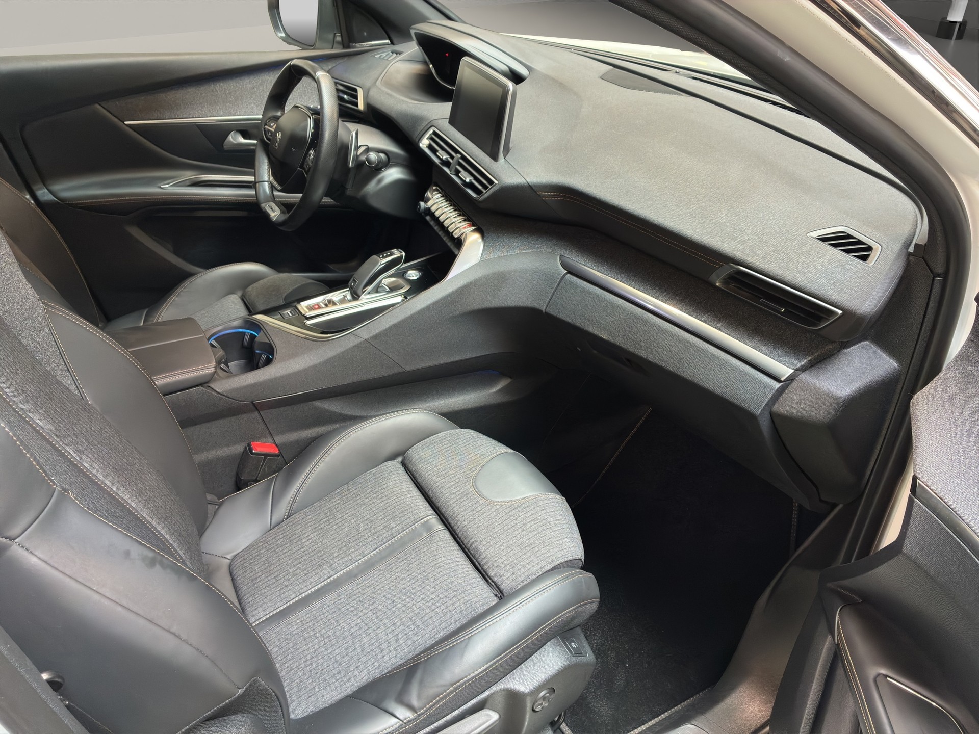 PEUGEOT 3008 1.6 BlueHDi GT Line EAT-image-9