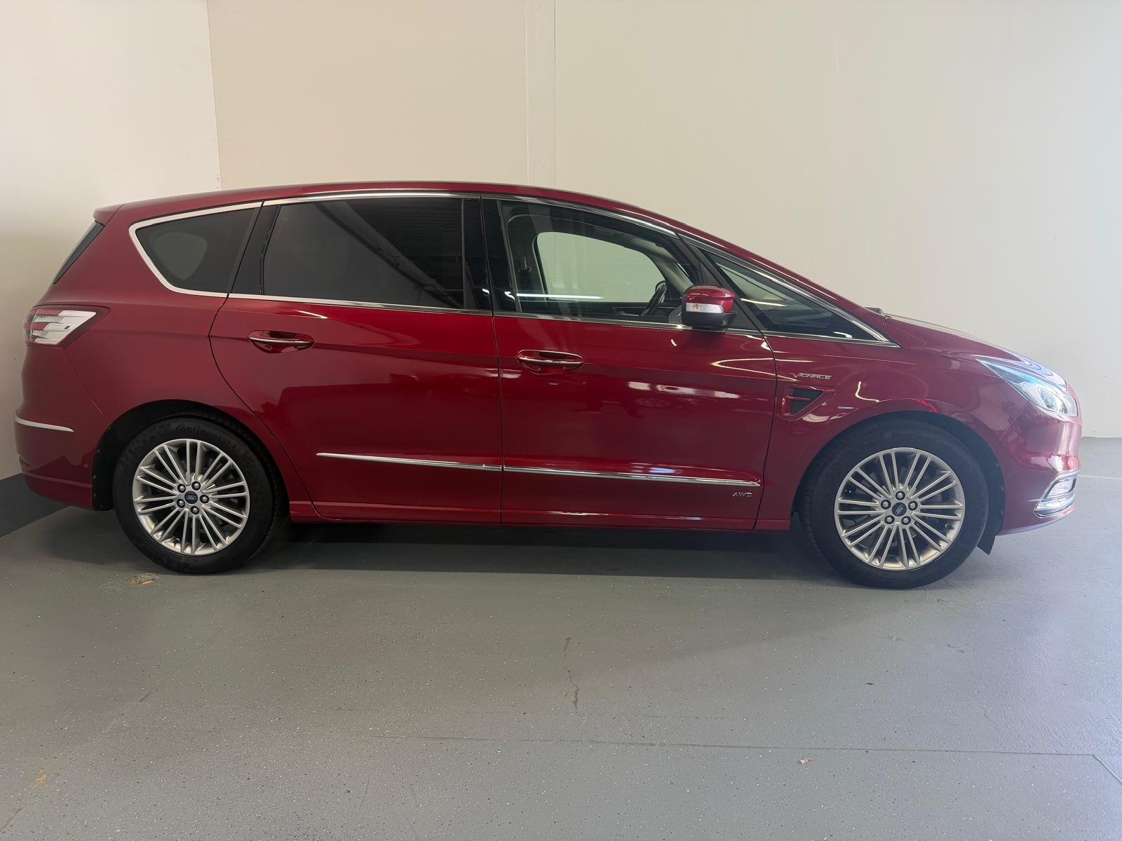 FORD S-Max 2.0 TDCi Vignale AWD PowerShift-image-6