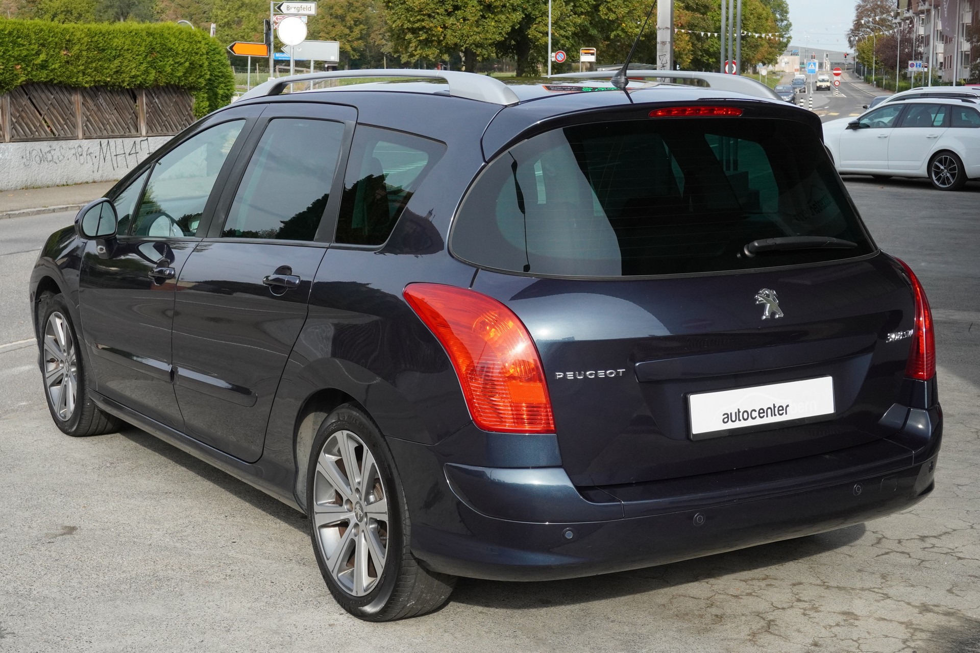 PEUGEOT 308 SW 1.6 16V Turbo Allure Automatic-image-6