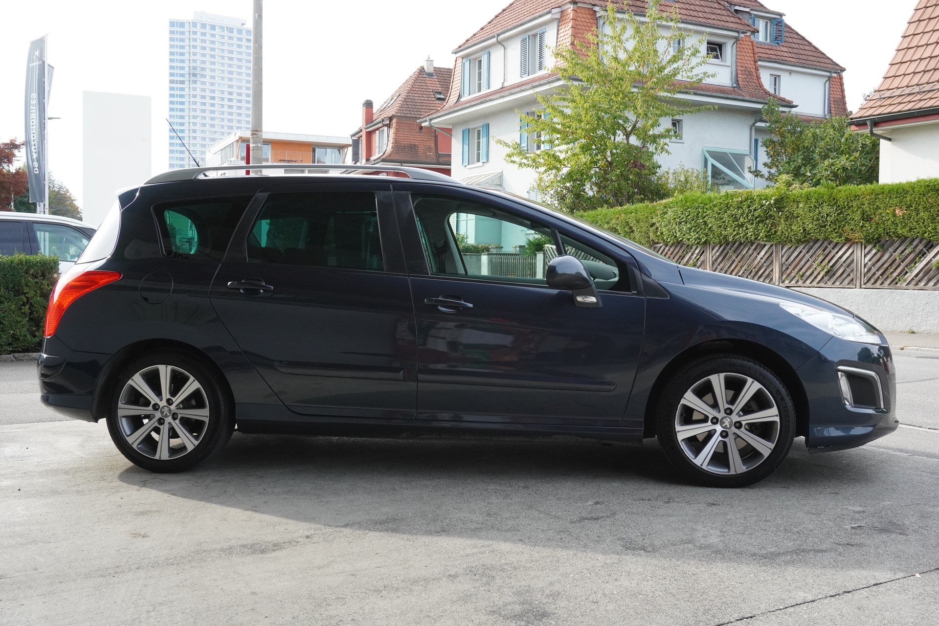 PEUGEOT 308 SW 1.6 16V Turbo Allure Automatic-image-4