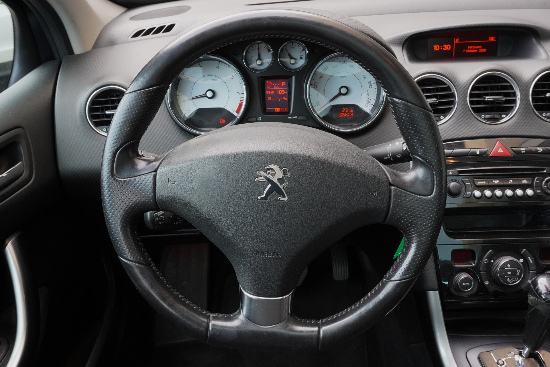 PEUGEOT 308 SW 1.6 16V Turbo Allure Automatic-image-9