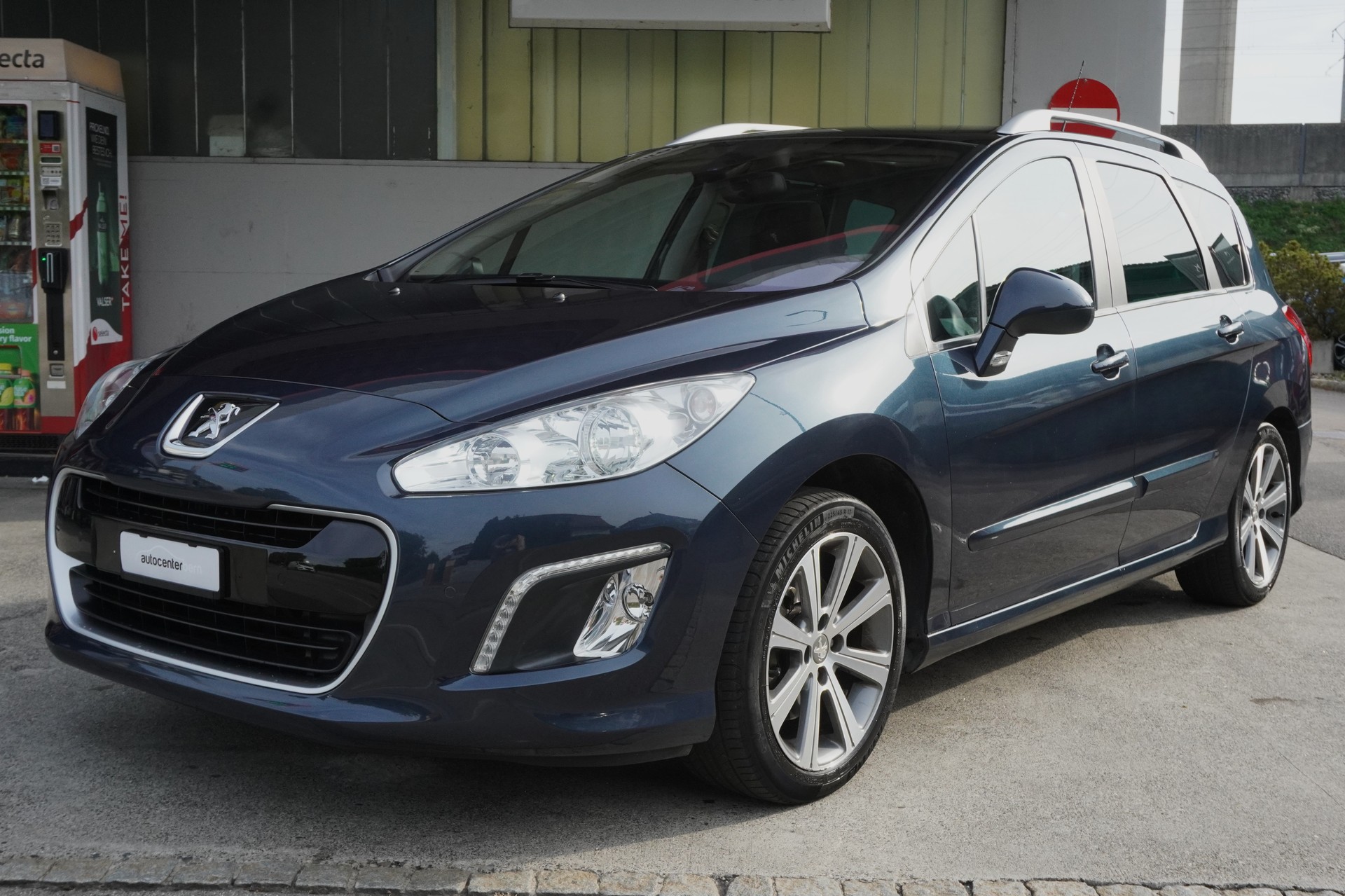 PEUGEOT 308 SW 1.6 16V Turbo Allure Automatic-image-1