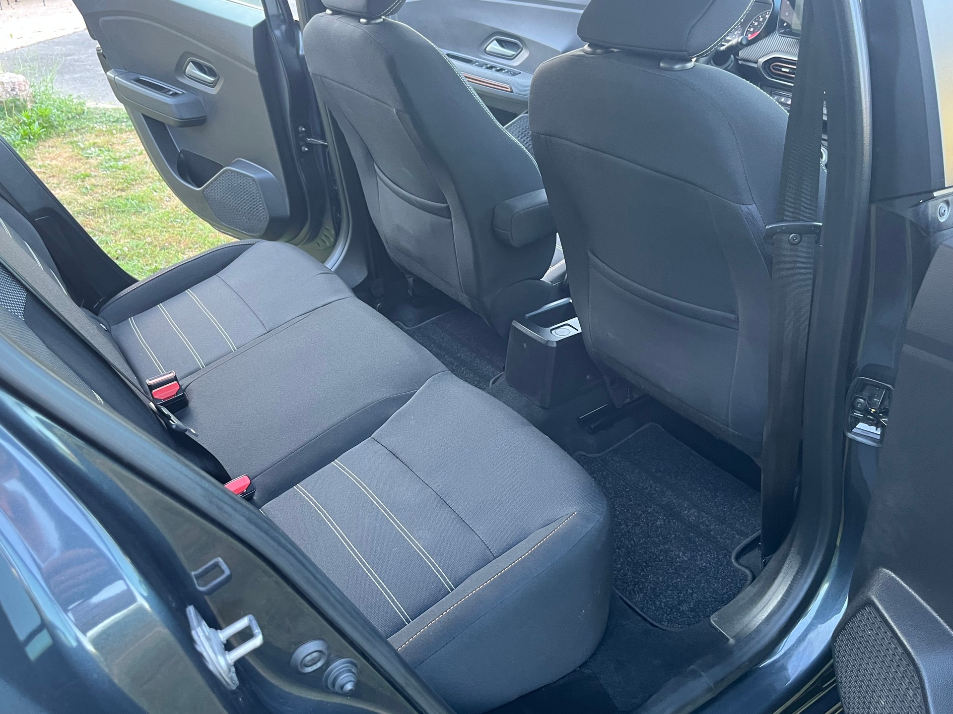 DACIA 1.0 TCe Stepway Expression-image-5