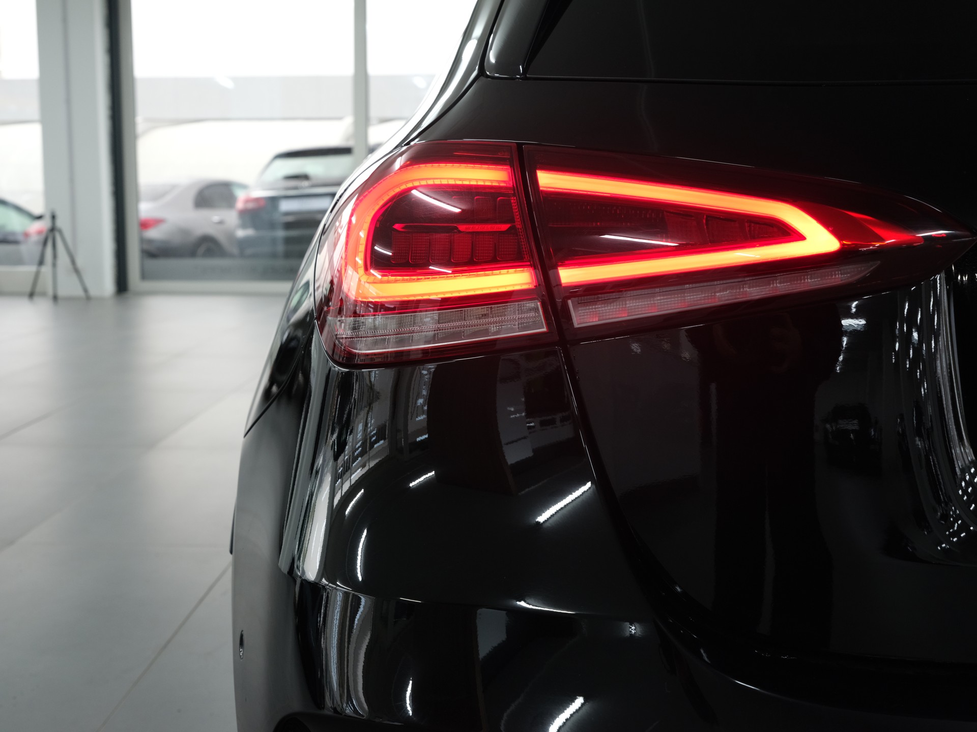 MERCEDES-BENZ A 35 AMG 4Matic Edition 1 Speedshift *Burmester* *360 Kamera* *AMG Performance*-image-12