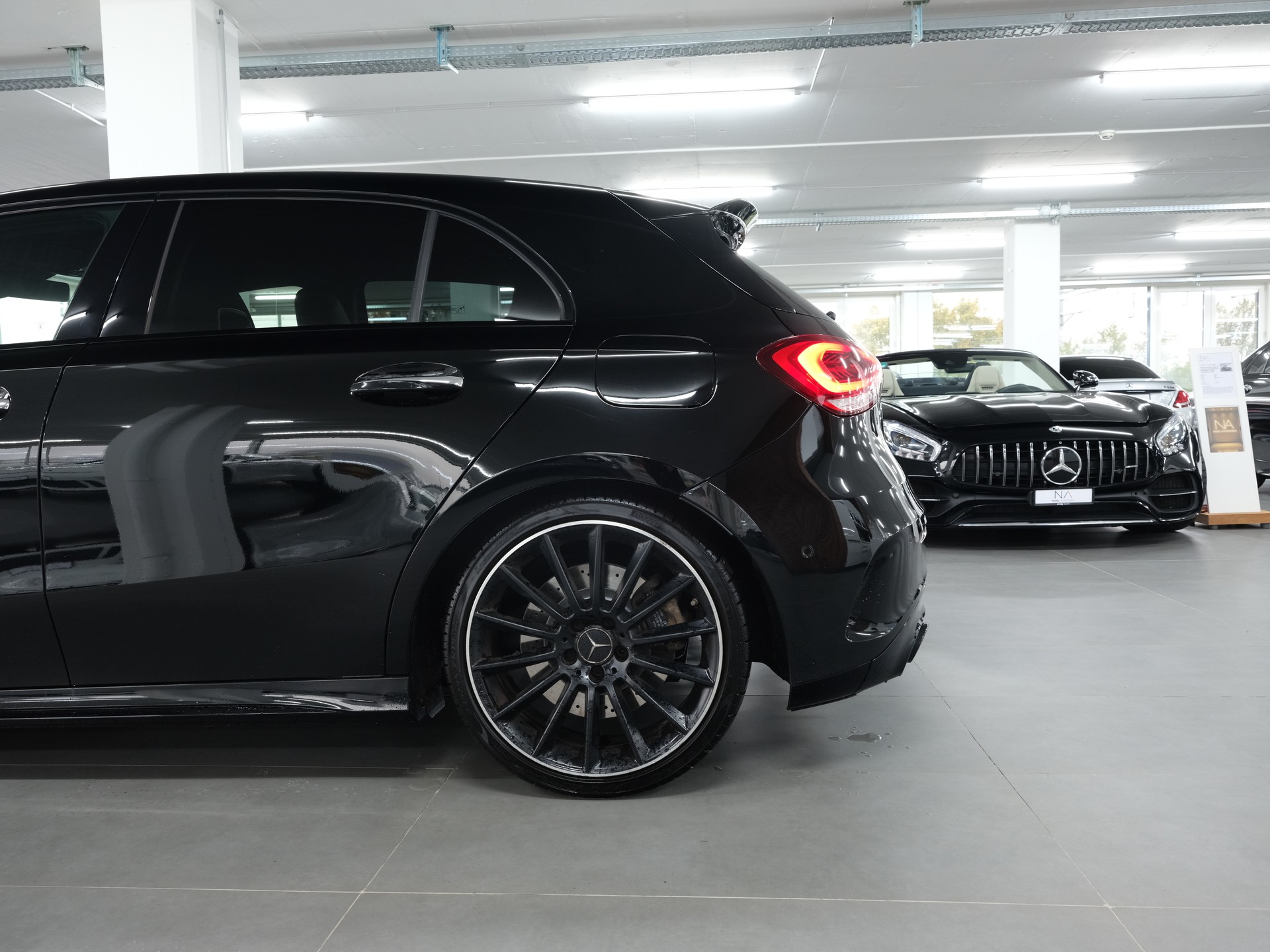 MERCEDES-BENZ A 35 AMG 4Matic Edition 1 Speedshift *Burmester* *360 Kamera* *AMG Performance*-image-6