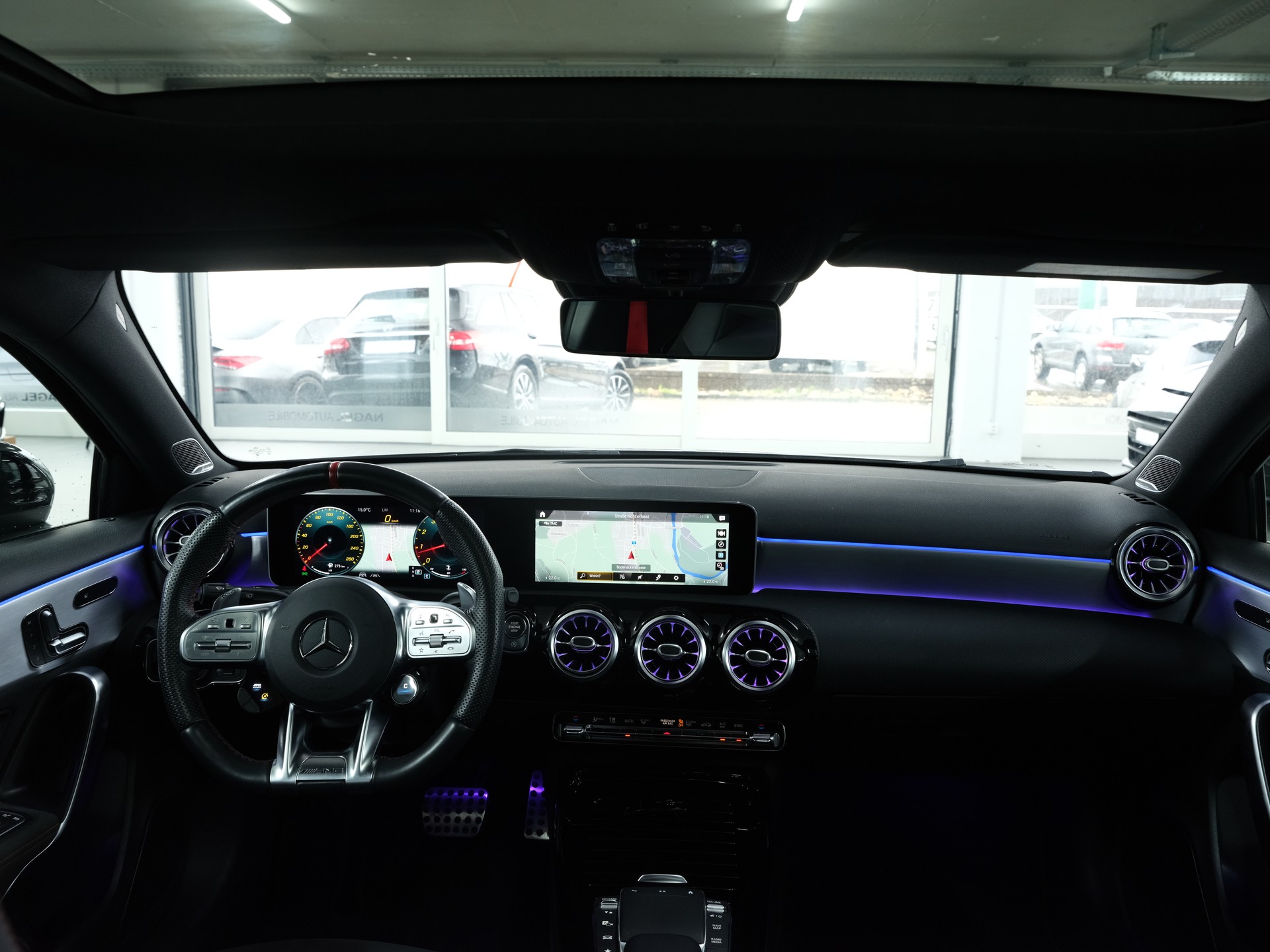 MERCEDES-BENZ A 35 AMG 4Matic Edition 1 Speedshift *Burmester* *360 Kamera* *AMG Performance*-image-26